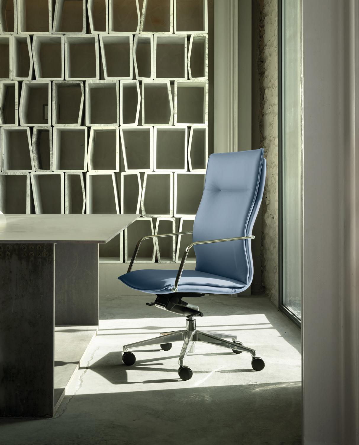 Post-Modern Maybe High Backrest Executive Upholstered Armchair by Quinti Sedute For Sale