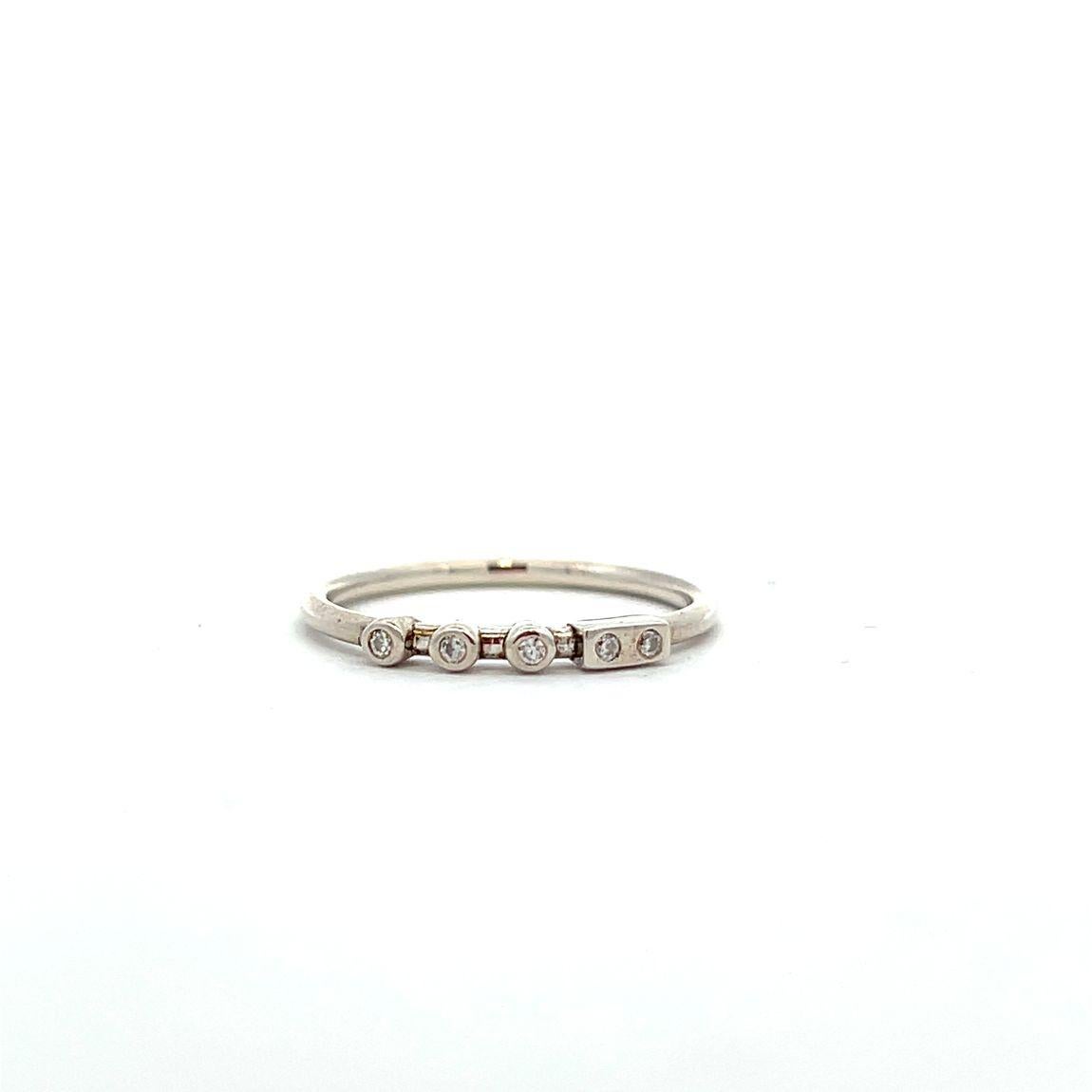 codebyEdge Anpassbarer Diamant-Platin-Stapelring - Buchstabe V in Morse- Code für Damen oder Herren im Angebot