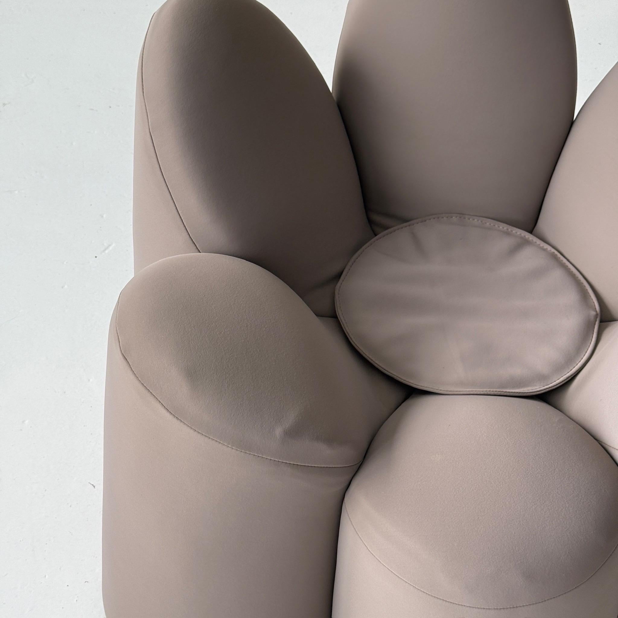 Mayflower-Stuhl von Fabrice Berrux für Roche Bobois im Zustand „Relativ gut“ im Angebot in Chicago, IL