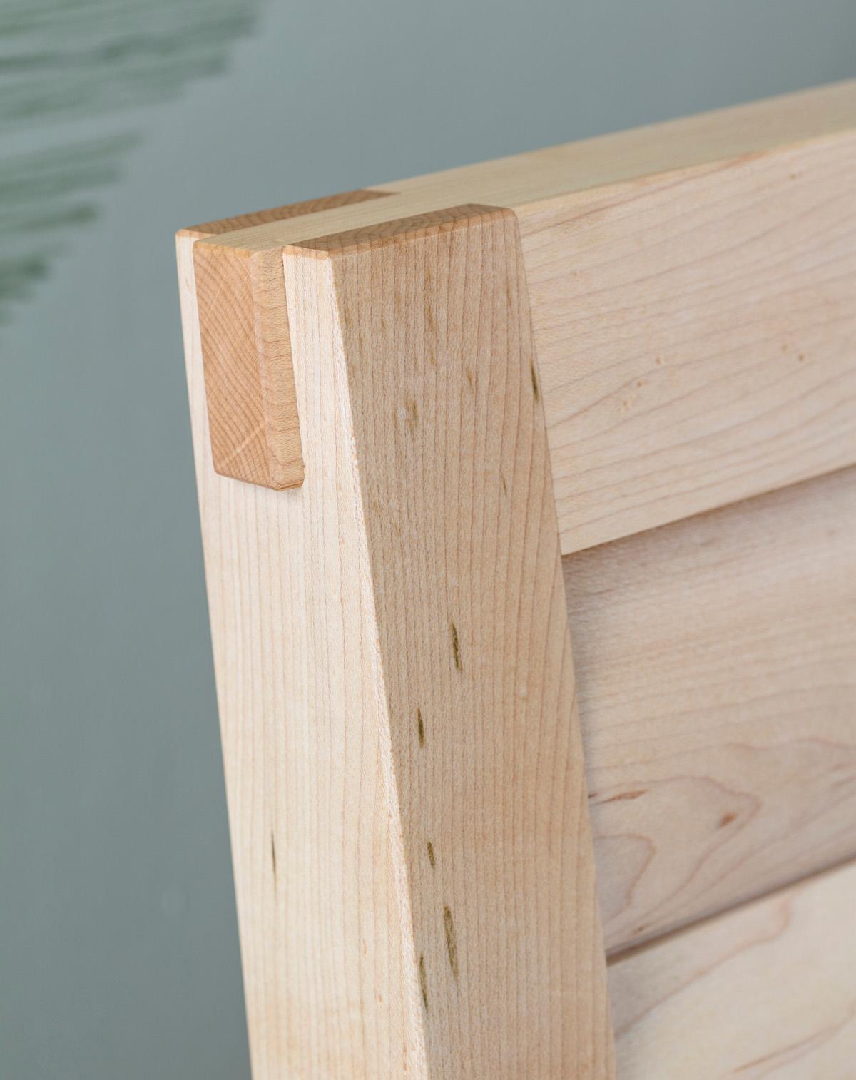 Contemporary Maymont Bed Maple Queen Size For Sale