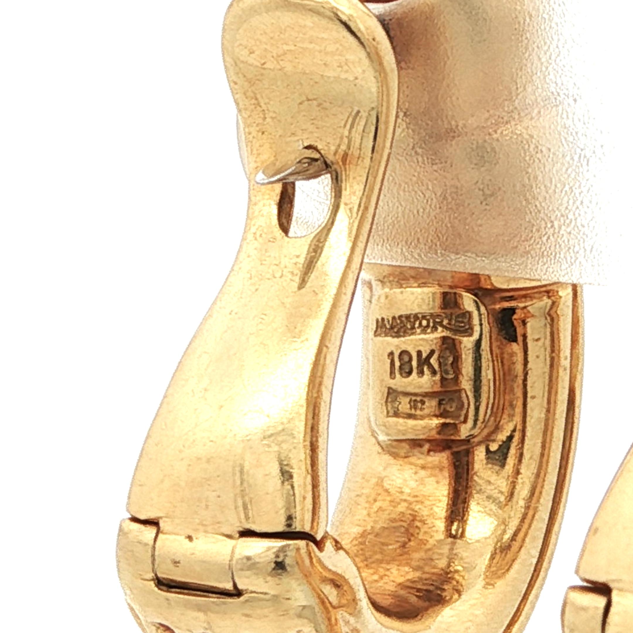 MAYORS 18K Yellow Gold Sapphire and Diamond – Signed Vintage Estate Earrings (Rundschliff) im Angebot