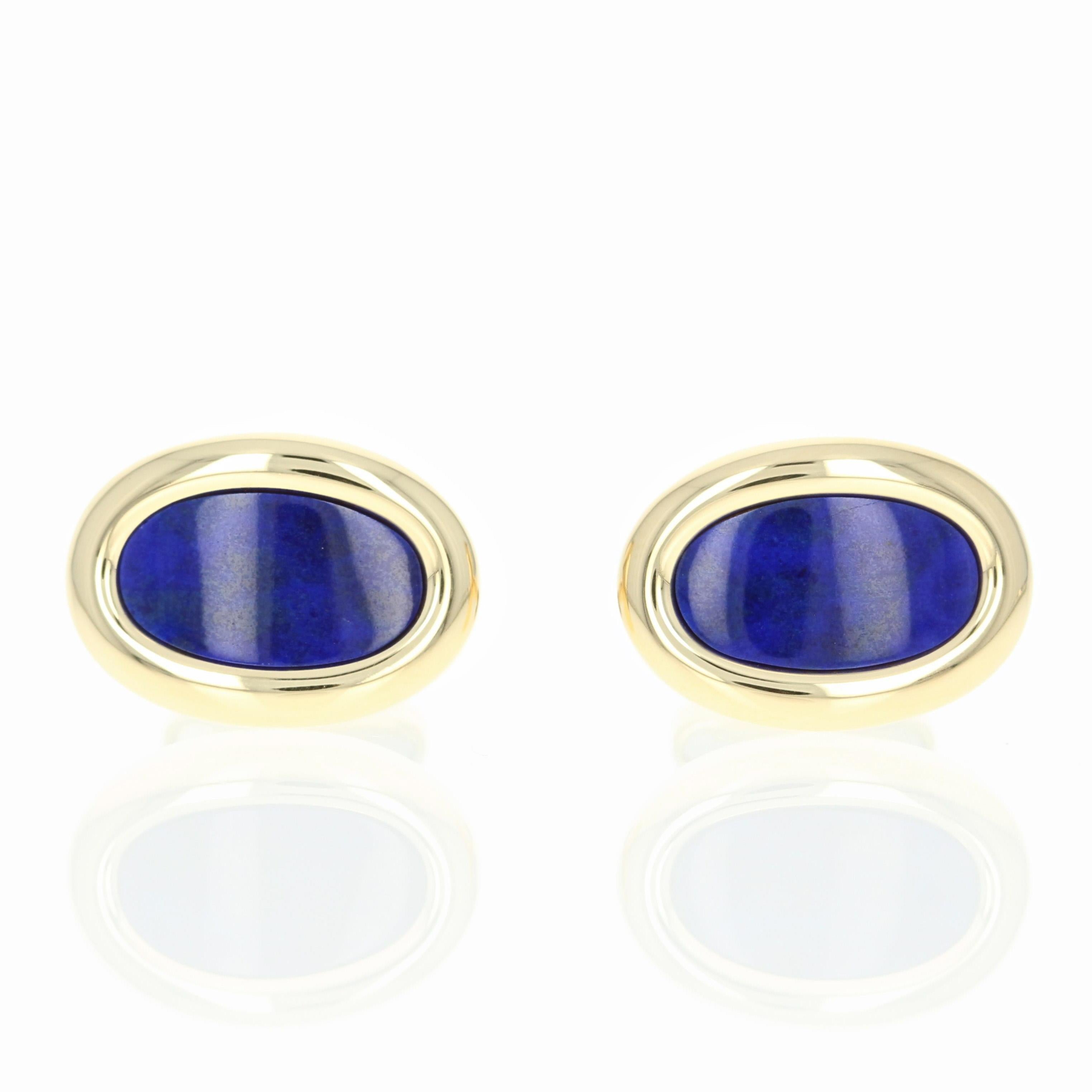 This sharp tuxedo set will be an exceptional gift for the well-dressed gentleman in your life! Crafted by Mayor’s in 18k yellow gold, this set consists of a pair of cufflinks and four matching shirt studs which are all set with top quality lapis