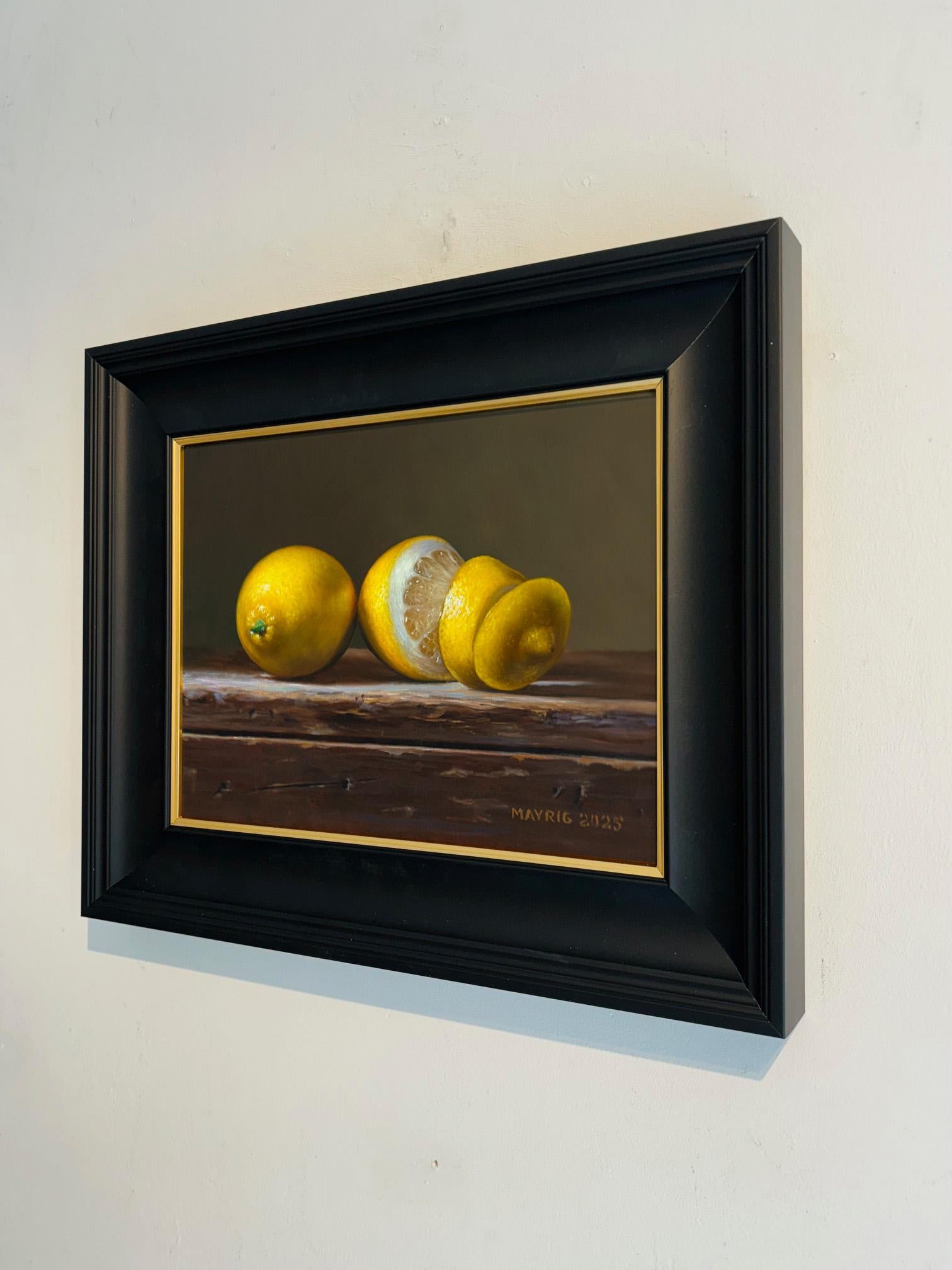 Fresh and Peeled - nature morte originale, peinture impressionniste - art contemporain - Réalisme Painting par Mayrig Simonjan