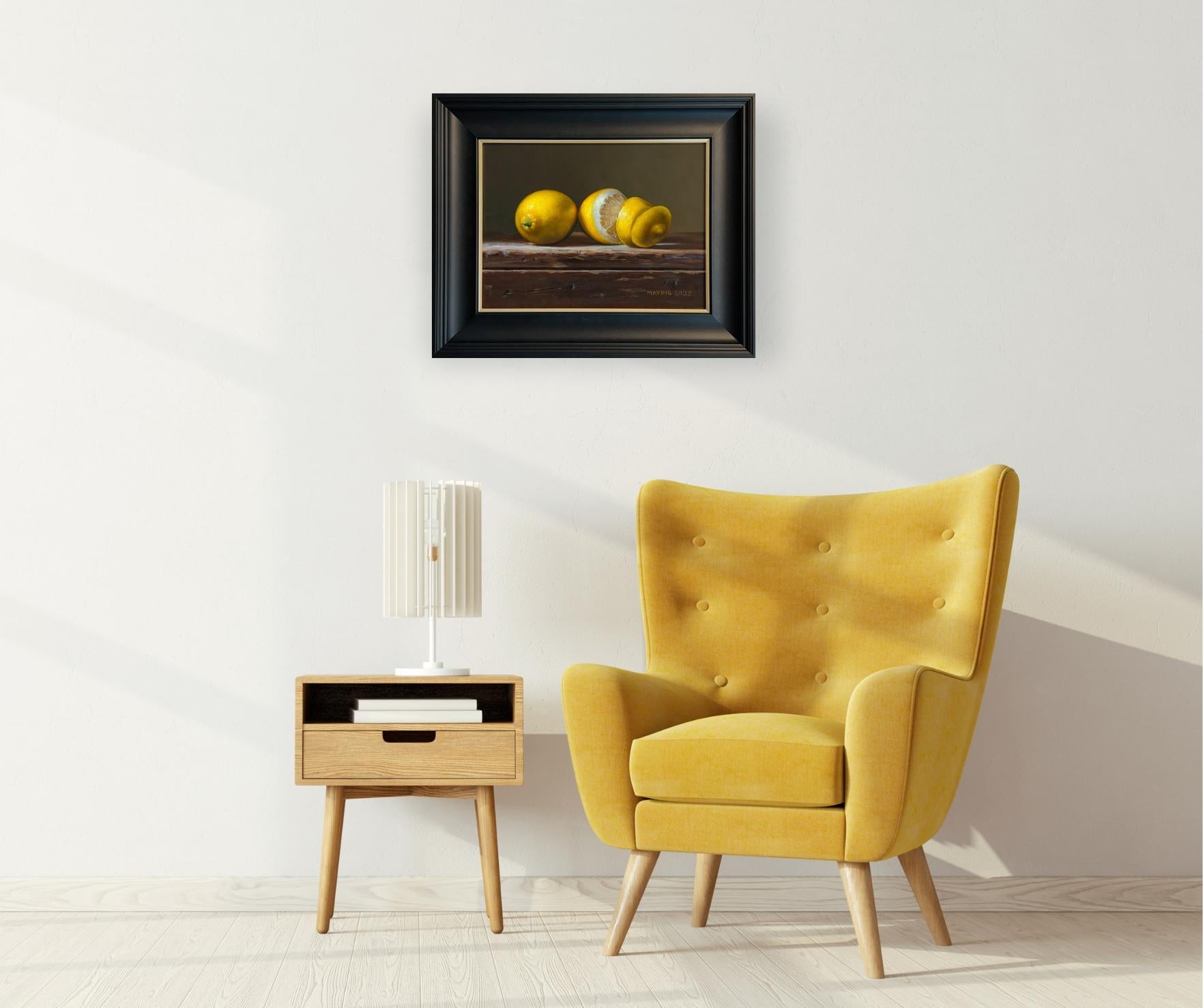 Cette œuvre d'art exceptionnelle est encadrée, signée et actuellement disponible à la vente à la Signet Contemporary Art Gallery. 

Il y a une élégance indéniable dans la simplicité de Fresh and Peeled, où la beauté naturelle des agrumes est révélée