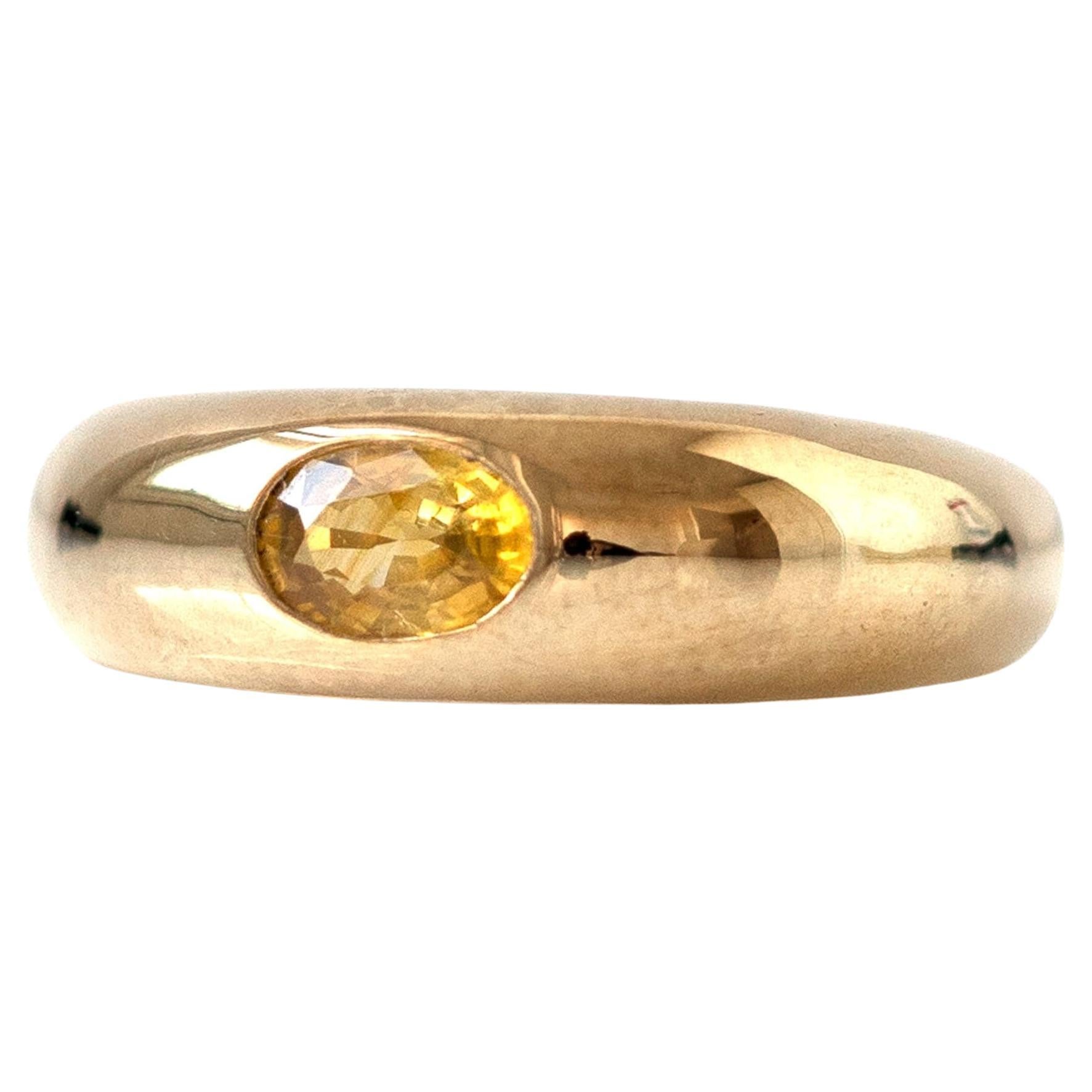 Mayveda Oval Yellow Sapphire 9ct Gold Dome Ring For Sale