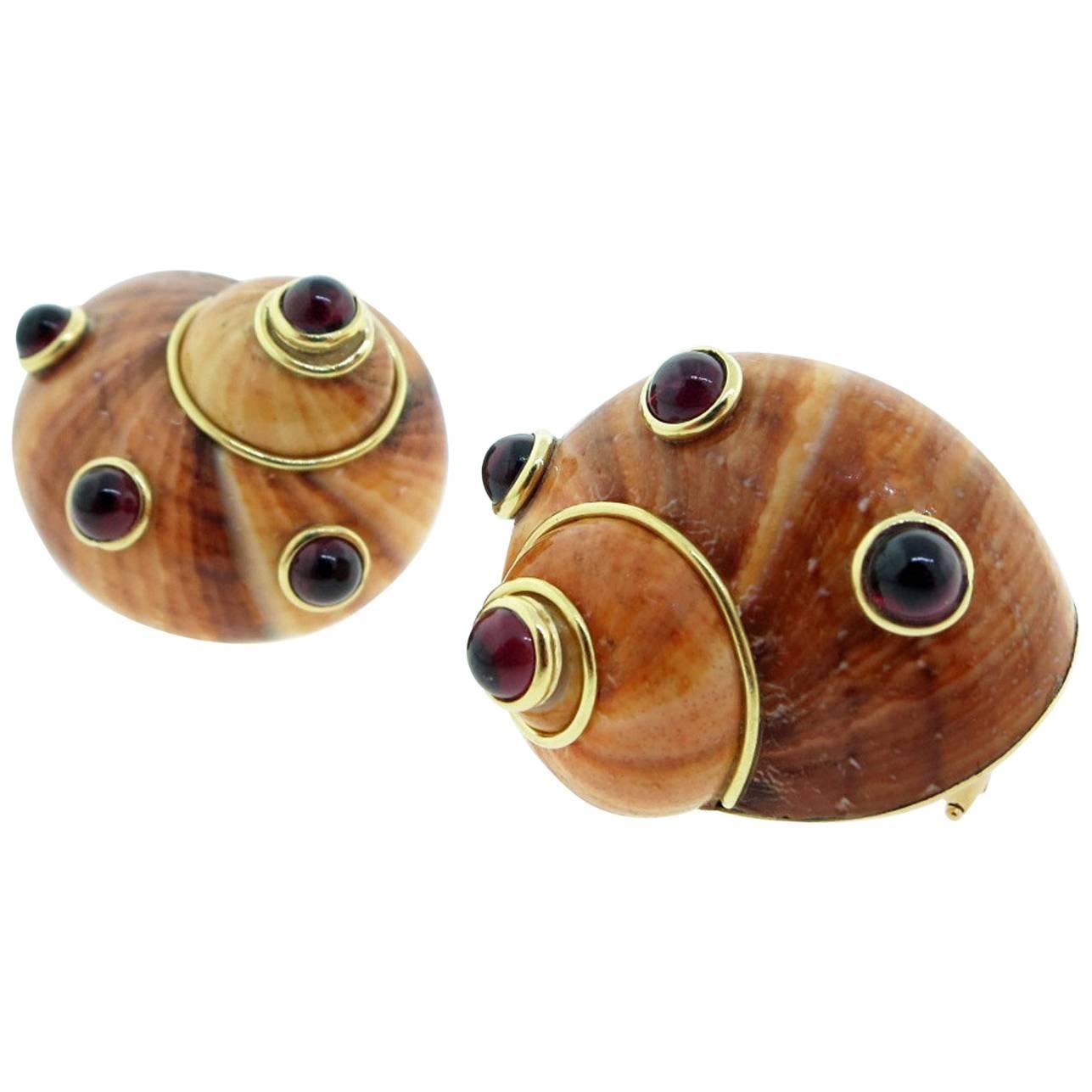 Maz 14 Karat Yellow Gold Natural Seashell and Garnet Earrings For Sale