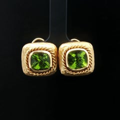 MAZ Pendientes de oro amarillo de 14 quilates con peridoto en cojín de 5,40 ctw y acabado mate martillado