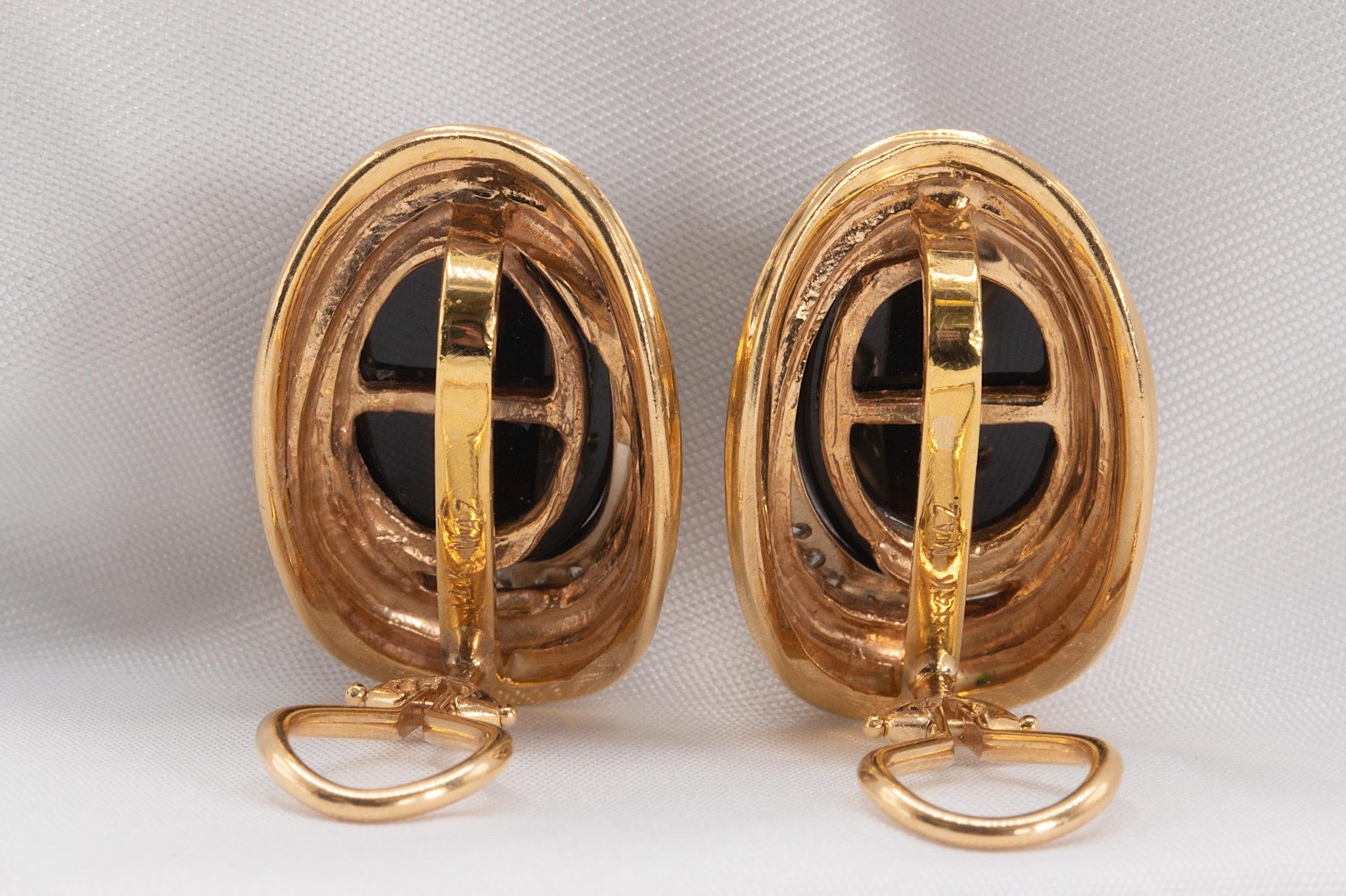 Maz 14k Gelbgold Onyx & Diamant Vintage Clip-On Ohrringe (Cabochon) im Angebot