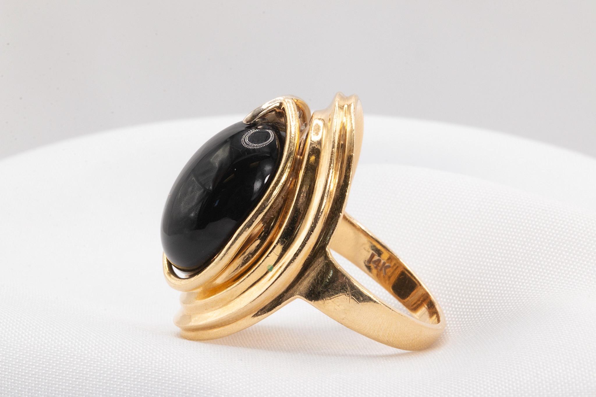 Cabochon Maz 14k Yellow Gold Onyx & Diamond Vintage Ring For Sale