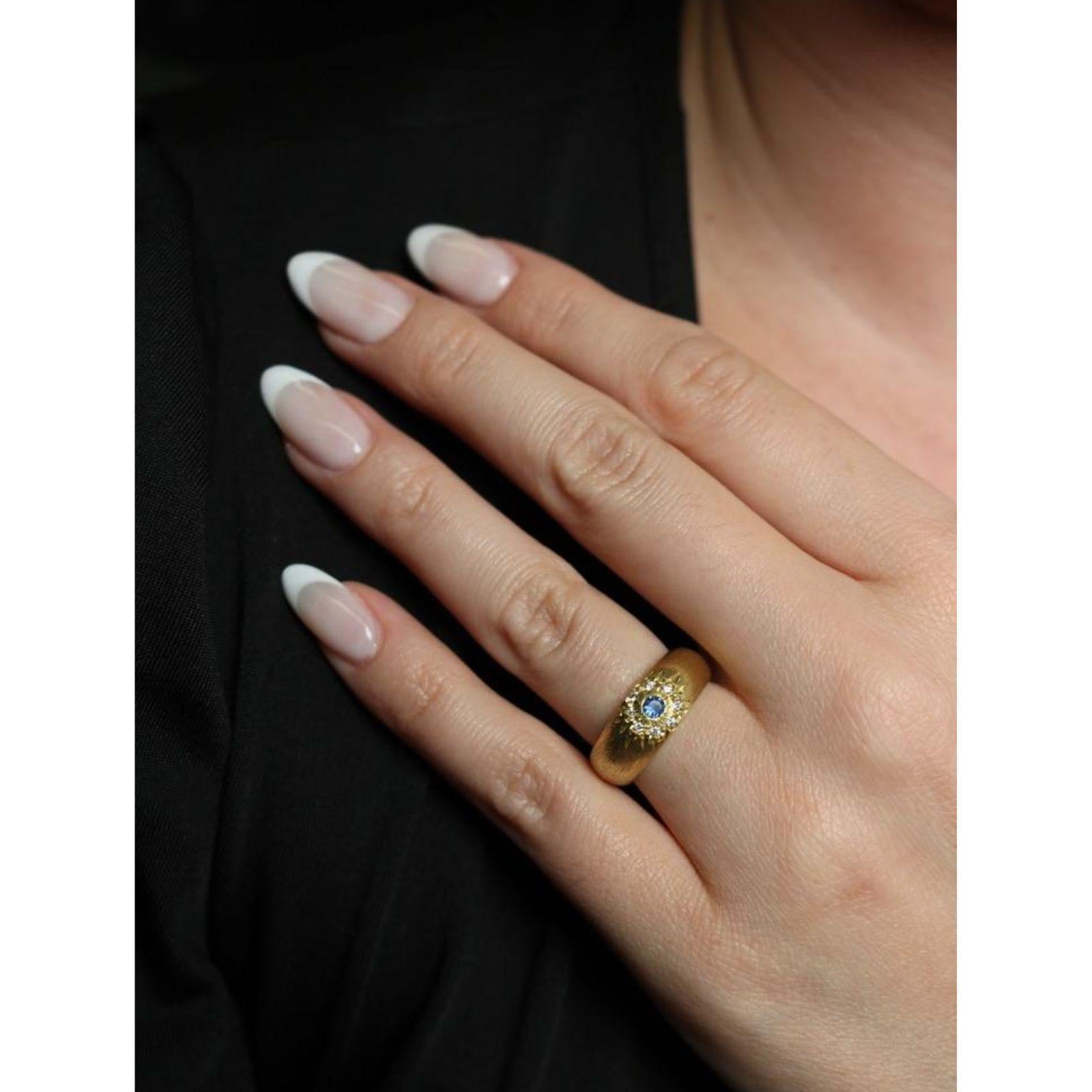 Modern MAZ 18K Diamond Starburst Ring Sapphire Center Florentine Matted Yellow Gold For Sale
