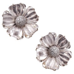 Maz, boucles d'oreilles à fleurs en or blanc 14 carats avec quartz de roche 96,72 carats et diamants, 1970