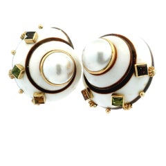 MAZ Pendientes de clip modernistas de concha americana, perla mabe y gema, de oro de 14 quilates