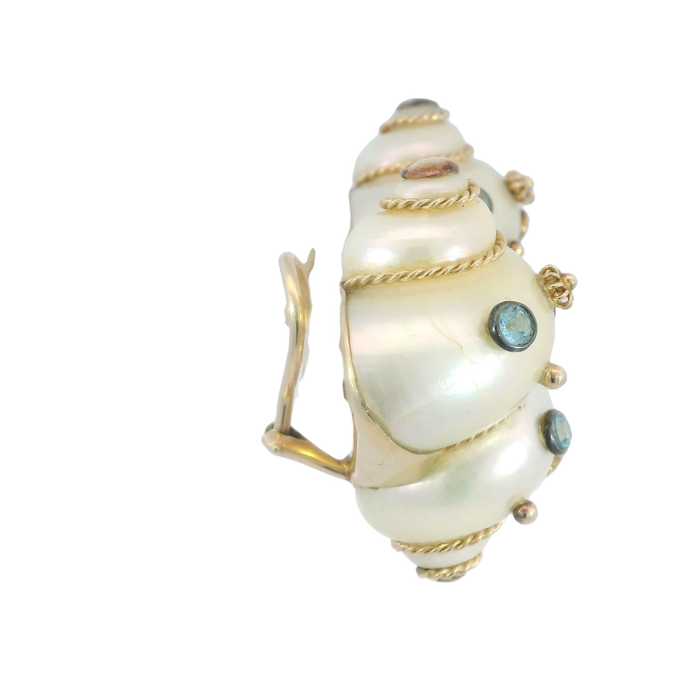 Maz Aquamarine Turbo Shell Clip On Earrings in 14K Gold In Good Condition In Fairfield, CT