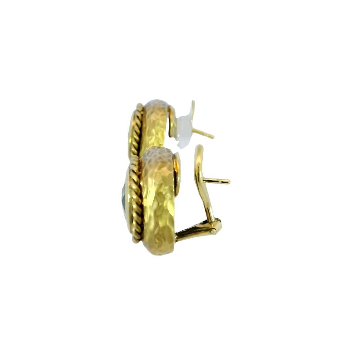 Maz Peridot Bezel Set Cushion Cut Clip-On Earrings in 14K ~5.4ctw Designer

These earrings highlight the fresh, vibrant color of peridot, with cushion-cut stones set in 14k yellow gold. The gold has a textured finish that adds dimension and contrast