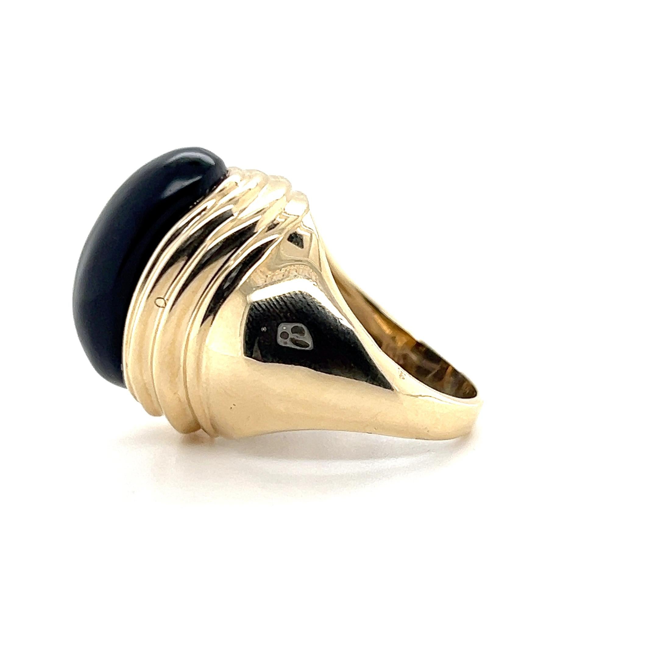 Maz Contemporary Cabochon Onyx and Yellow Gold Statement Ring For Sale 1