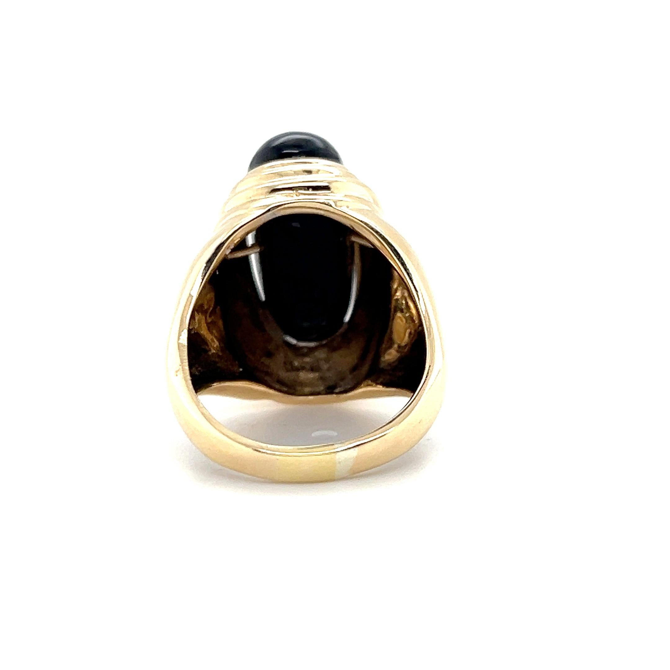 Maz Contemporary Cabochon Onyx and Yellow Gold Statement Ring For Sale 2