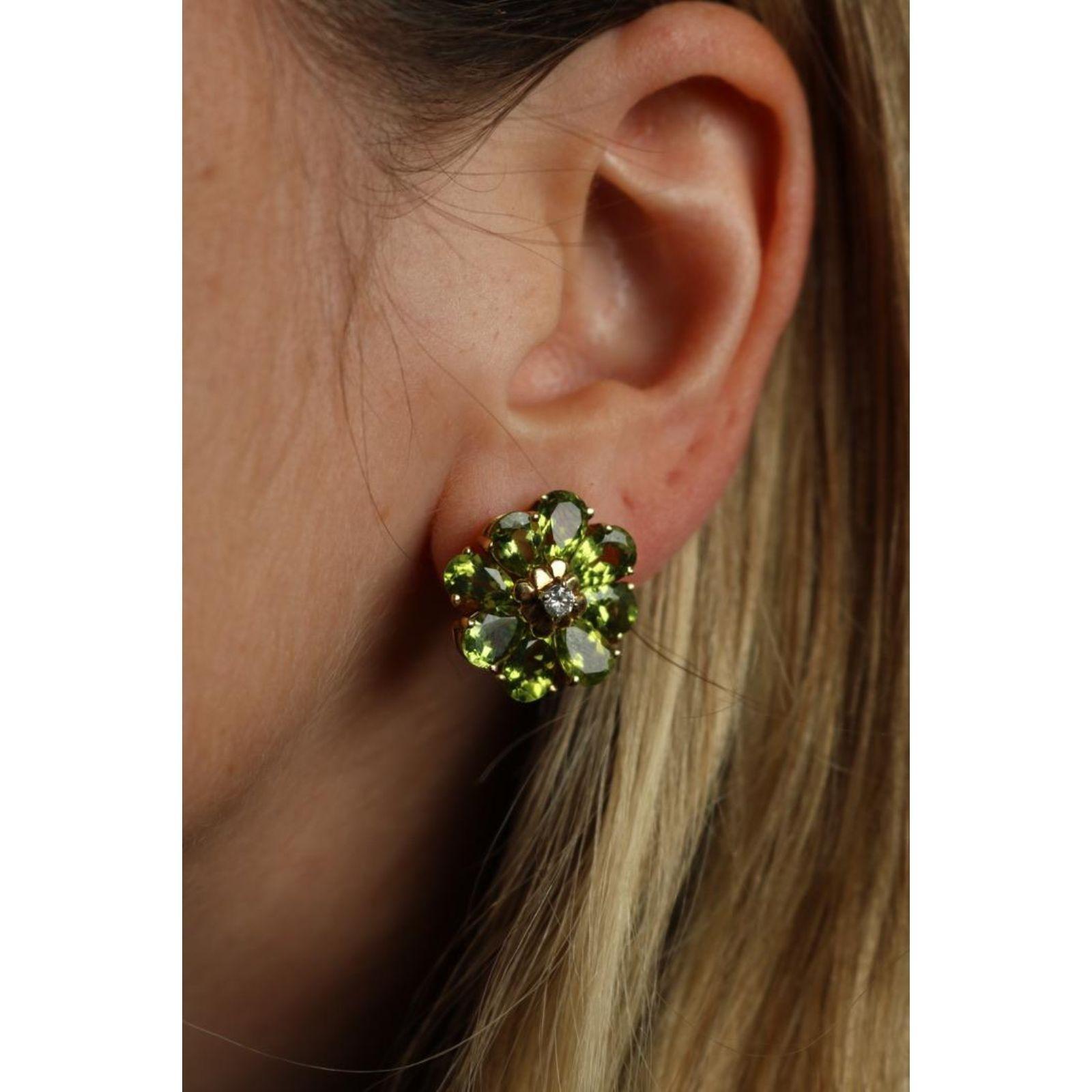 Boucles d'oreilles fleurs en or jaune 14k Boucles d'oreilles diamant péridot ~12.32ctw en vente 6