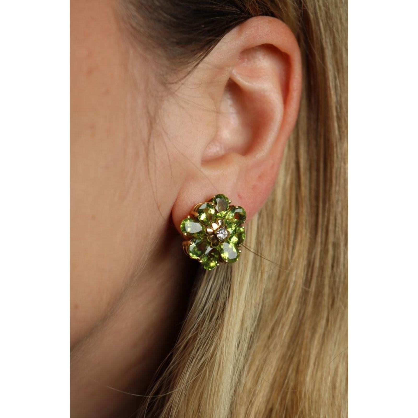 Moderne Boucles d'oreilles fleurs en or jaune 14k Boucles d'oreilles diamant péridot ~12.32ctw en vente