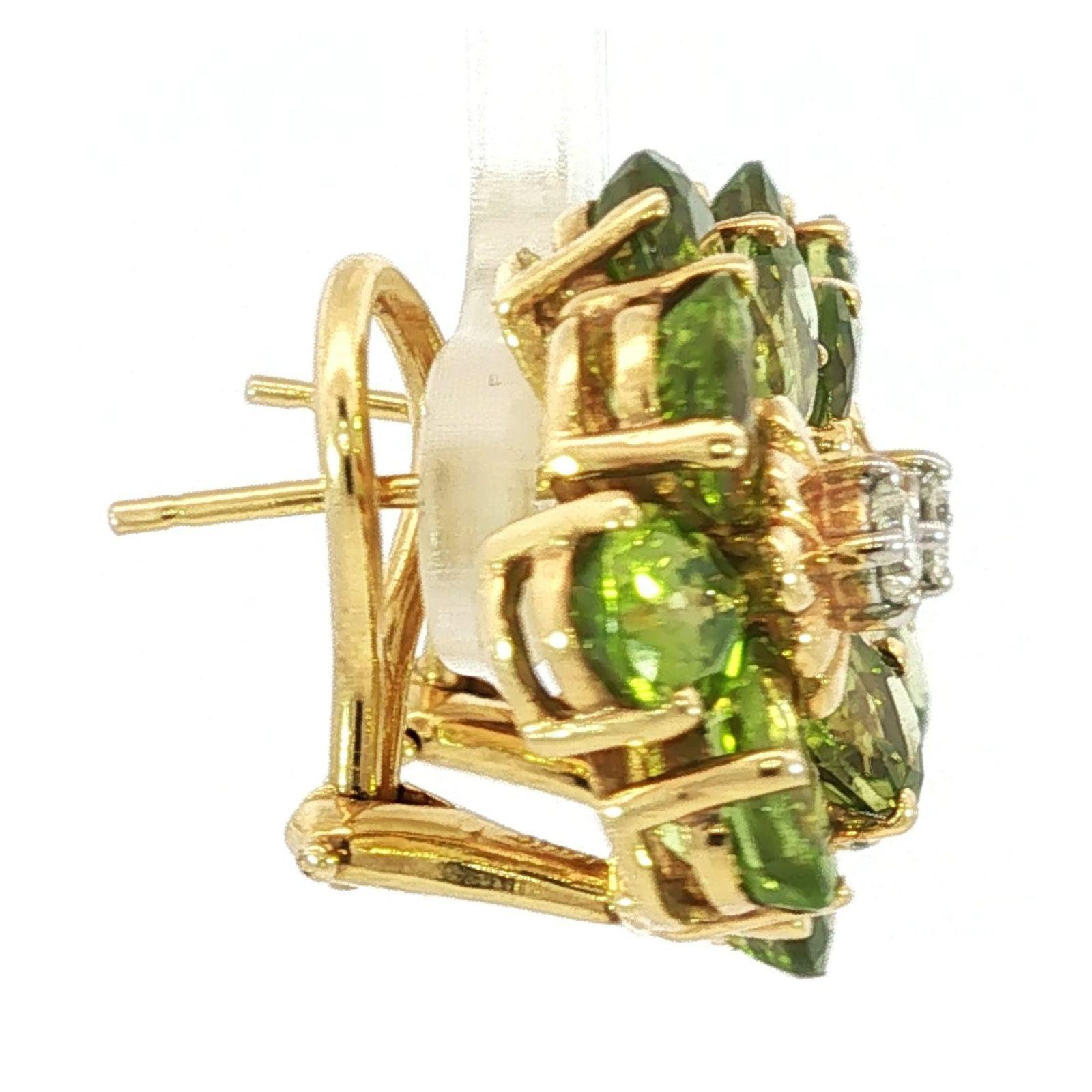 Boucles d'oreilles fleurs en or jaune 14k Boucles d'oreilles diamant péridot ~12.32ctw en vente 2