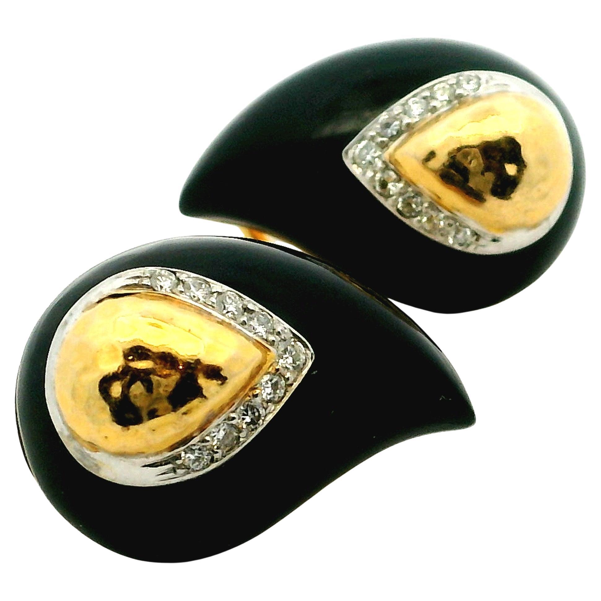 MAZ Orecchini modernisti in oro giallo 14K con onice e diamanti in vendita