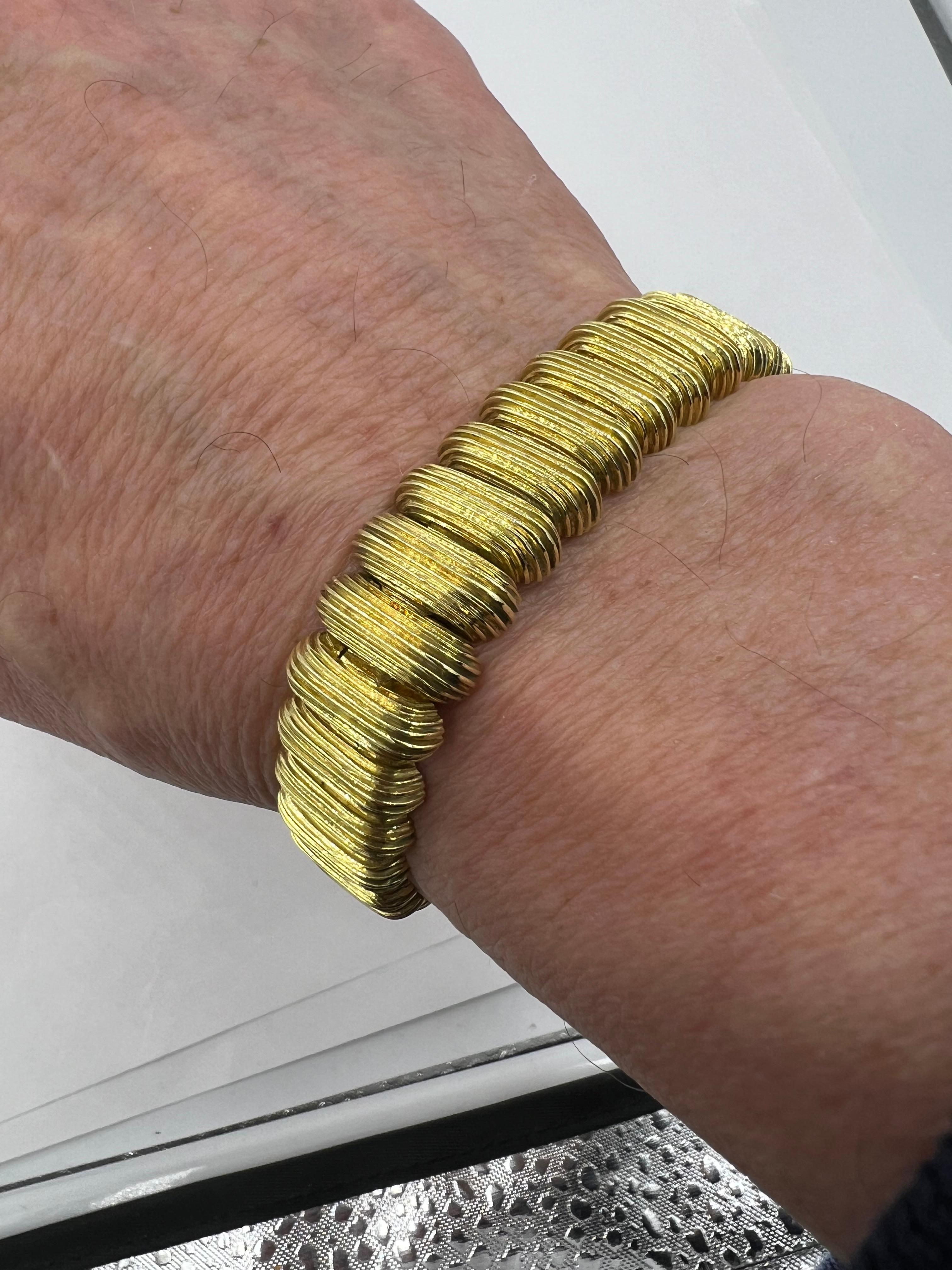 MAZ Yellow Gold Ribbed Link Bracelet 1