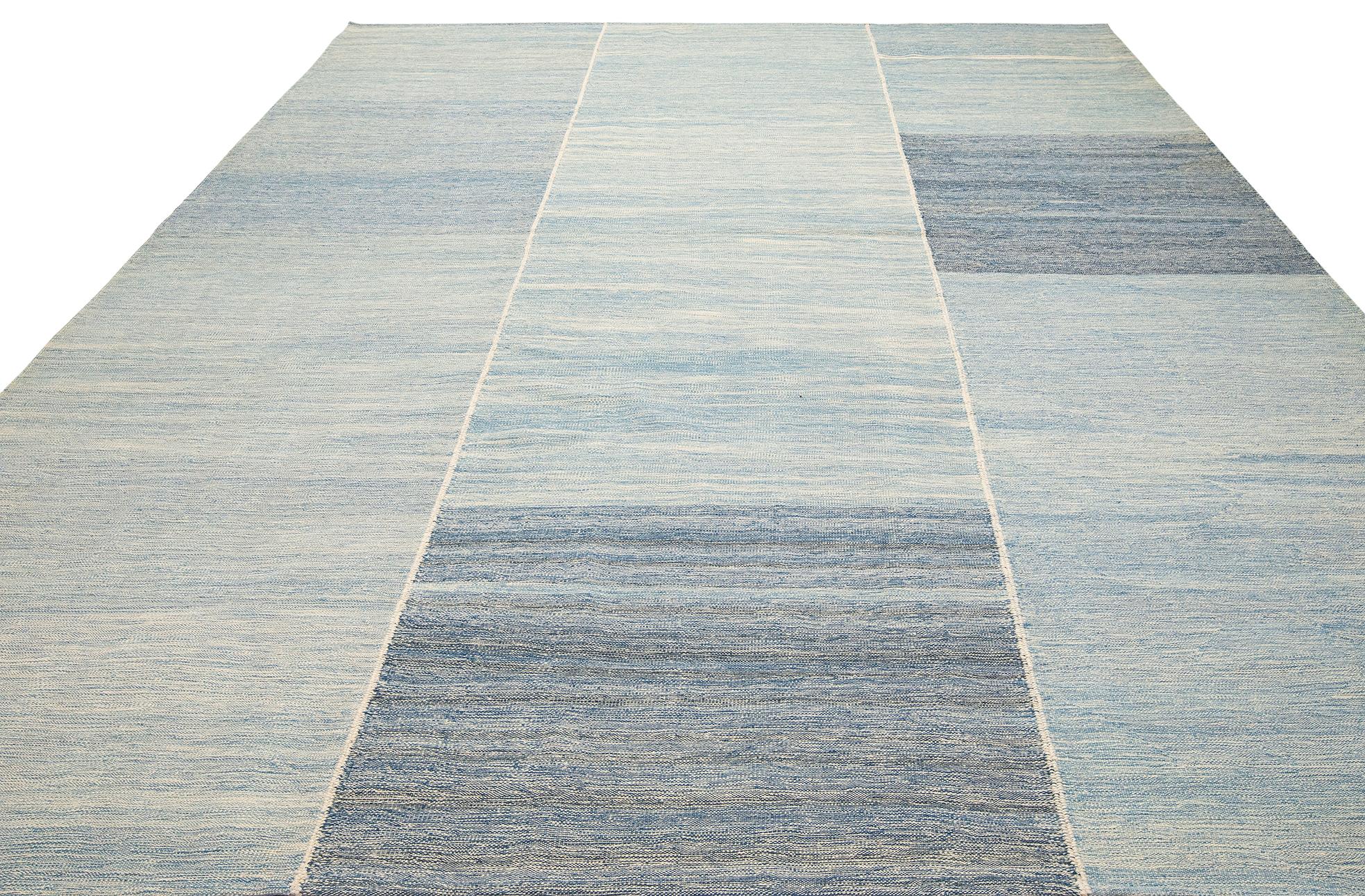 Mazandaran Flachgewebe-Teppich in Blauen Farben (Handgewebt) im Angebot