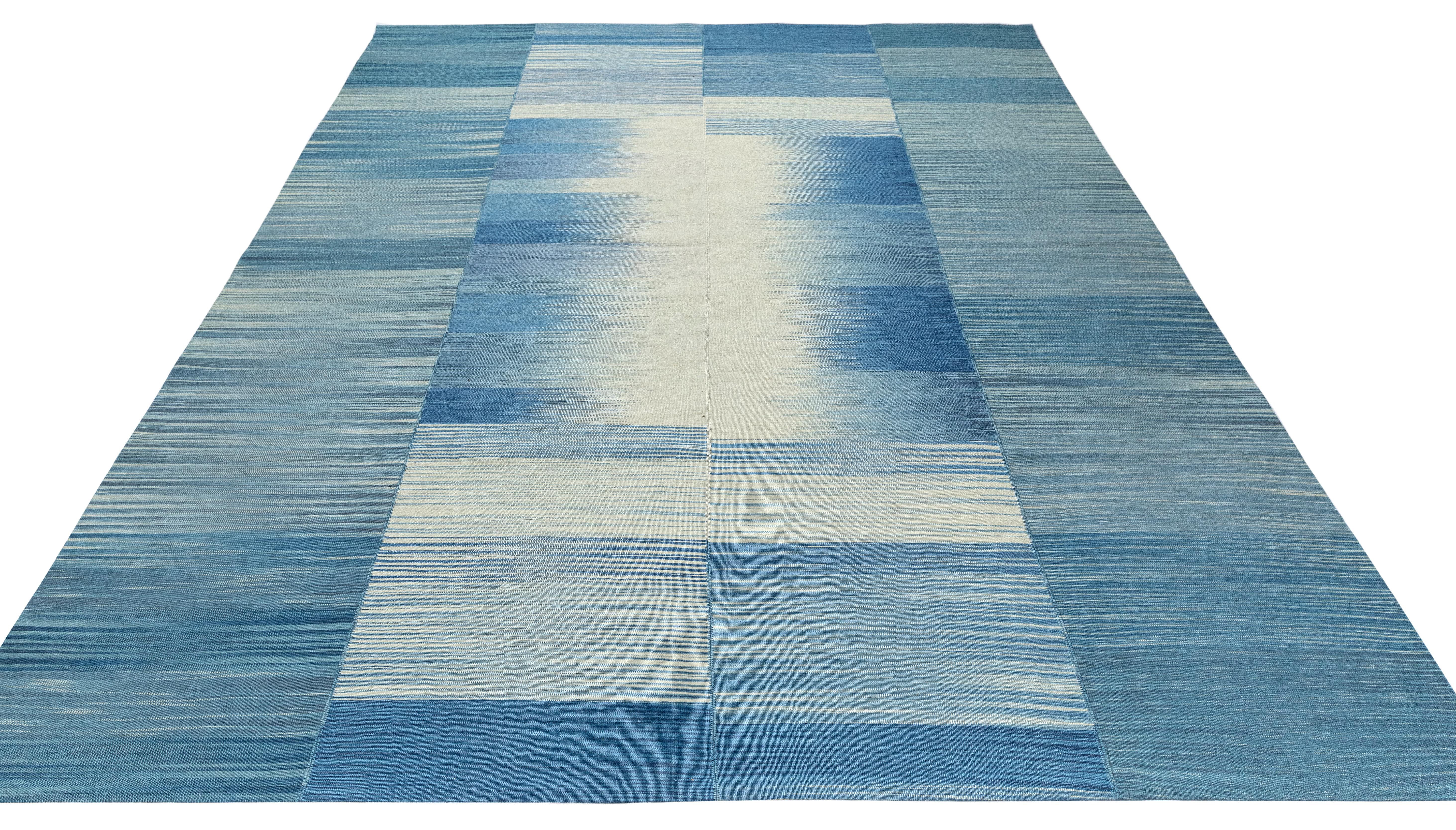 Alfombra Mazandaran Kilim  Panel Ombré Azul Tejido Plano  Lana hilada a mano  Tamaño personalizado Siglo XXI y contemporáneo en venta