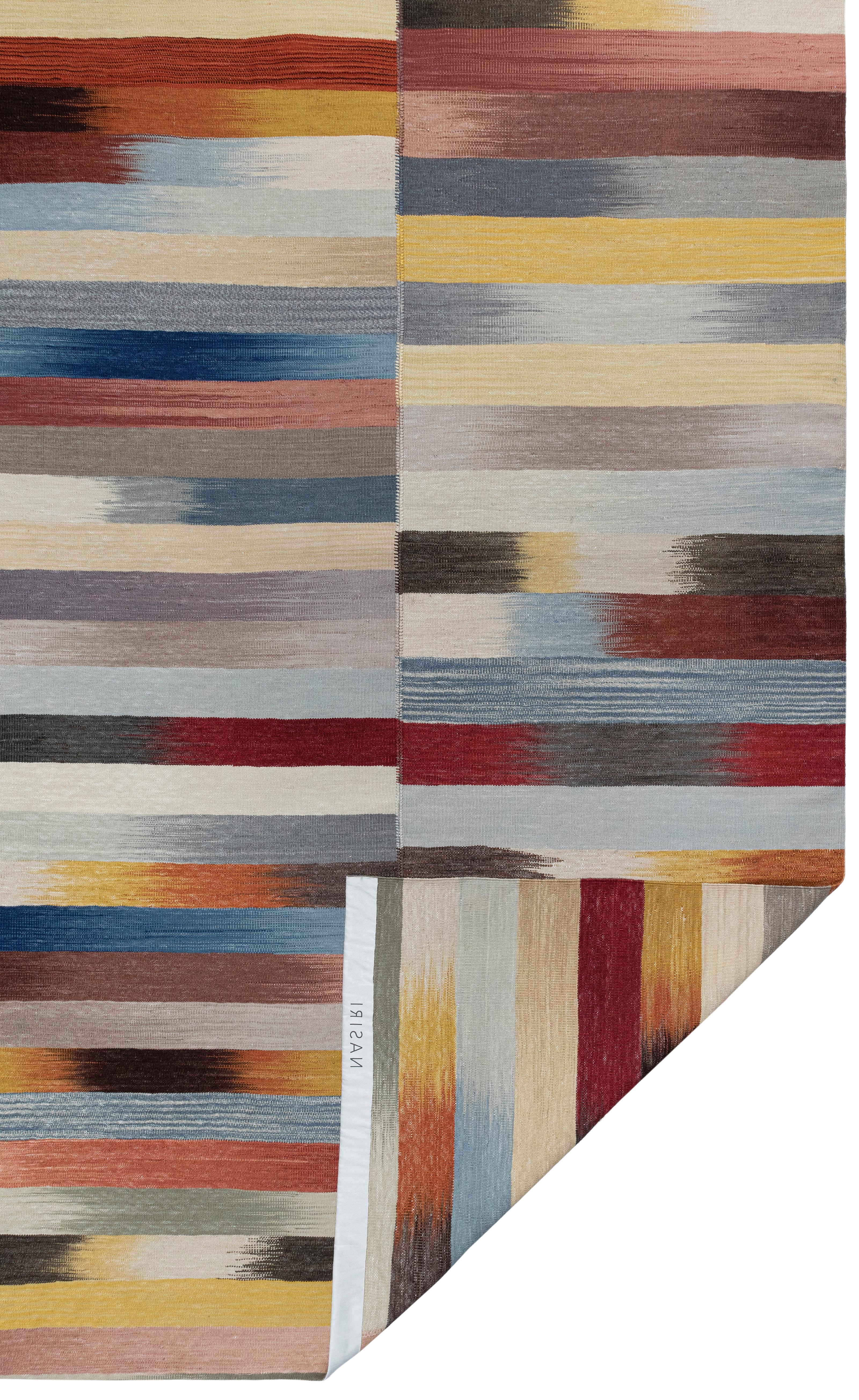 Mazandaran Kilim-Teppich  Modernes Flachgewebe mit Multicolor-Streifen  Handgewebte Wolle im Angebot 4