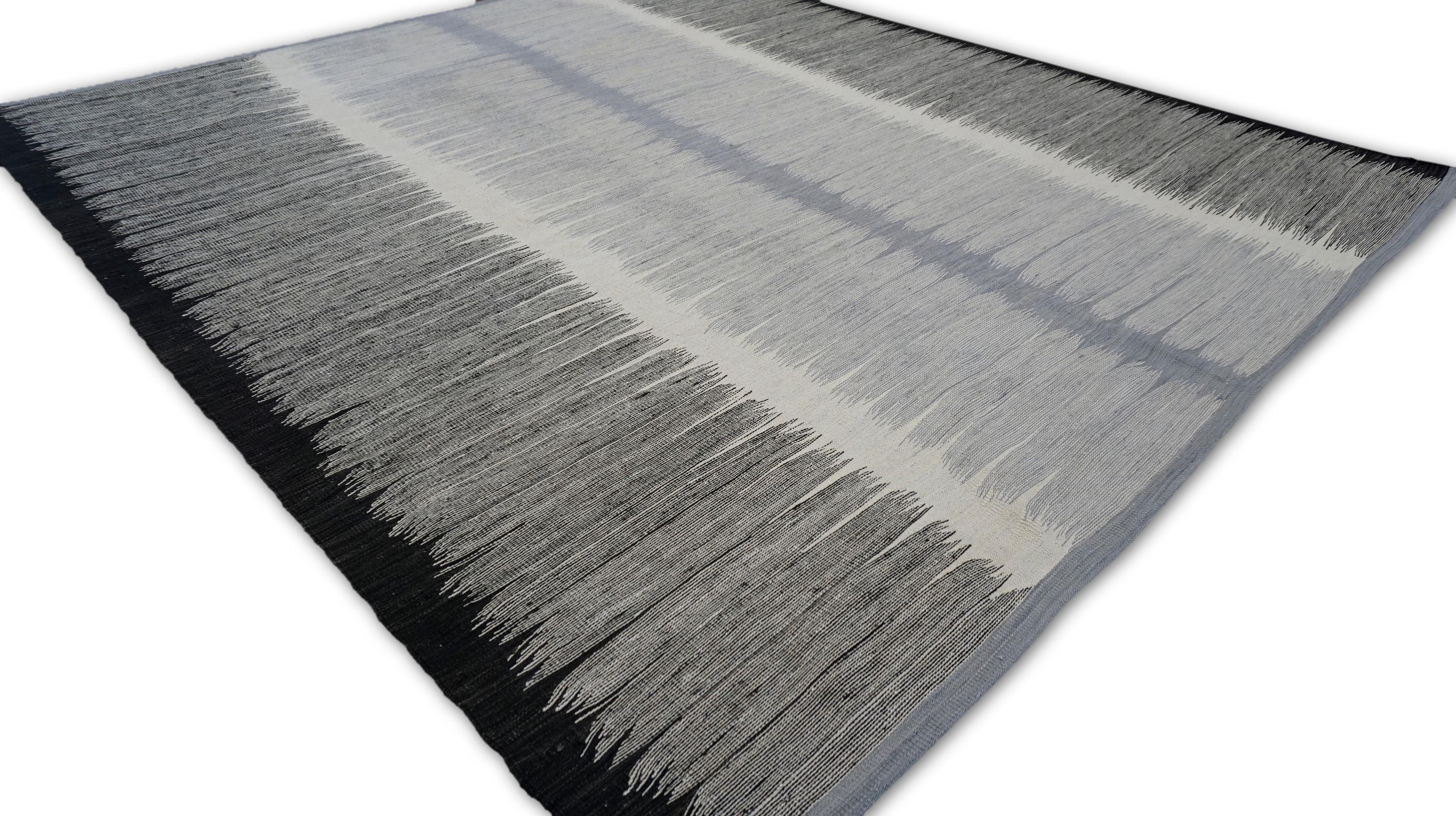 Pakistani Mazandaran-Style Wool Gradient Black Ivory Kilim 8'5''x9'8'' For Sale