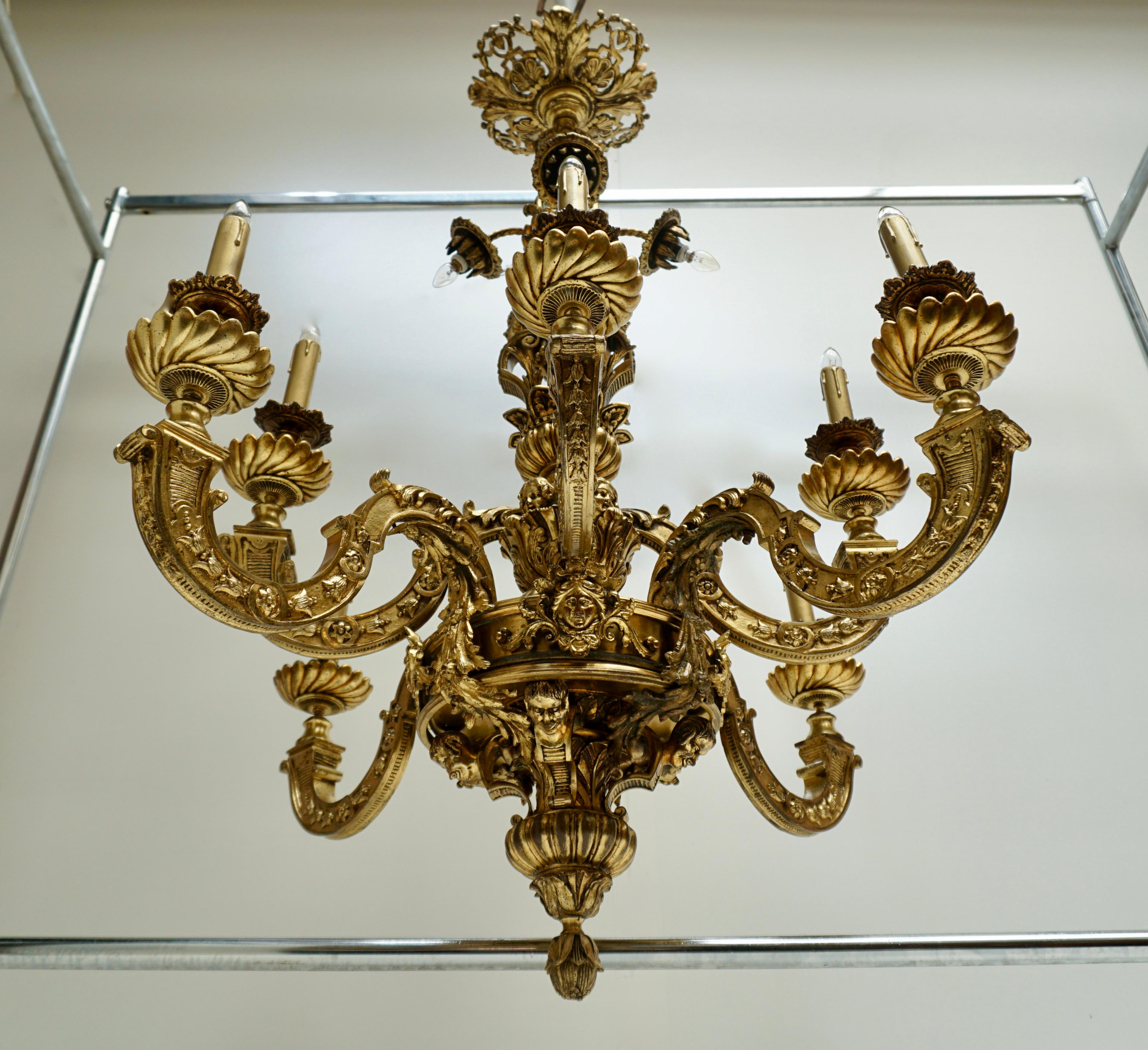 Mazarin-Kronleuchter aus Bronze, Frankreich (Hollywood Regency) im Angebot
