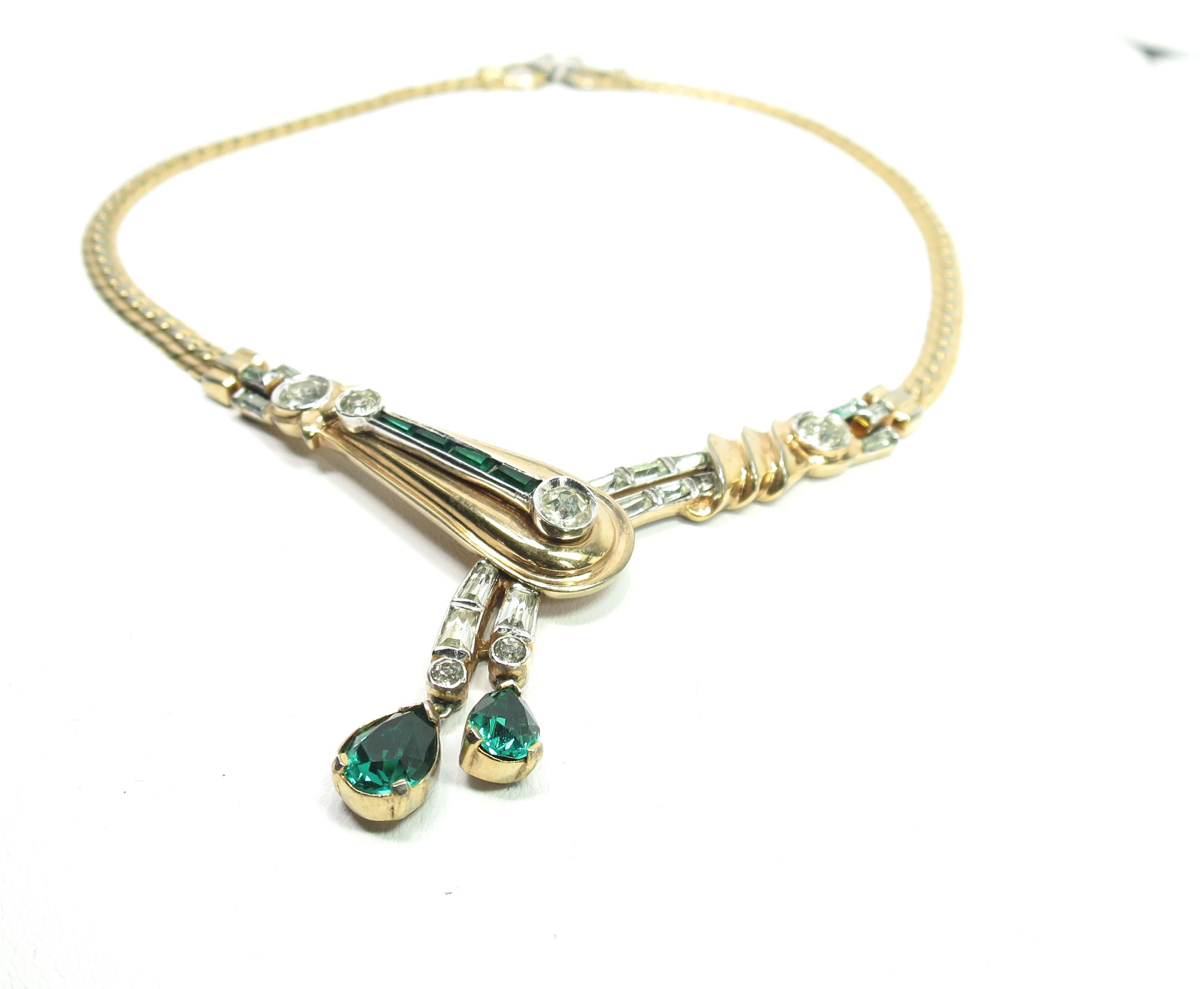 Mazer Bros. Gold & Rhodium Emerald Asymmetrical Necklace & Earrings Set, 1940s For Sale 3