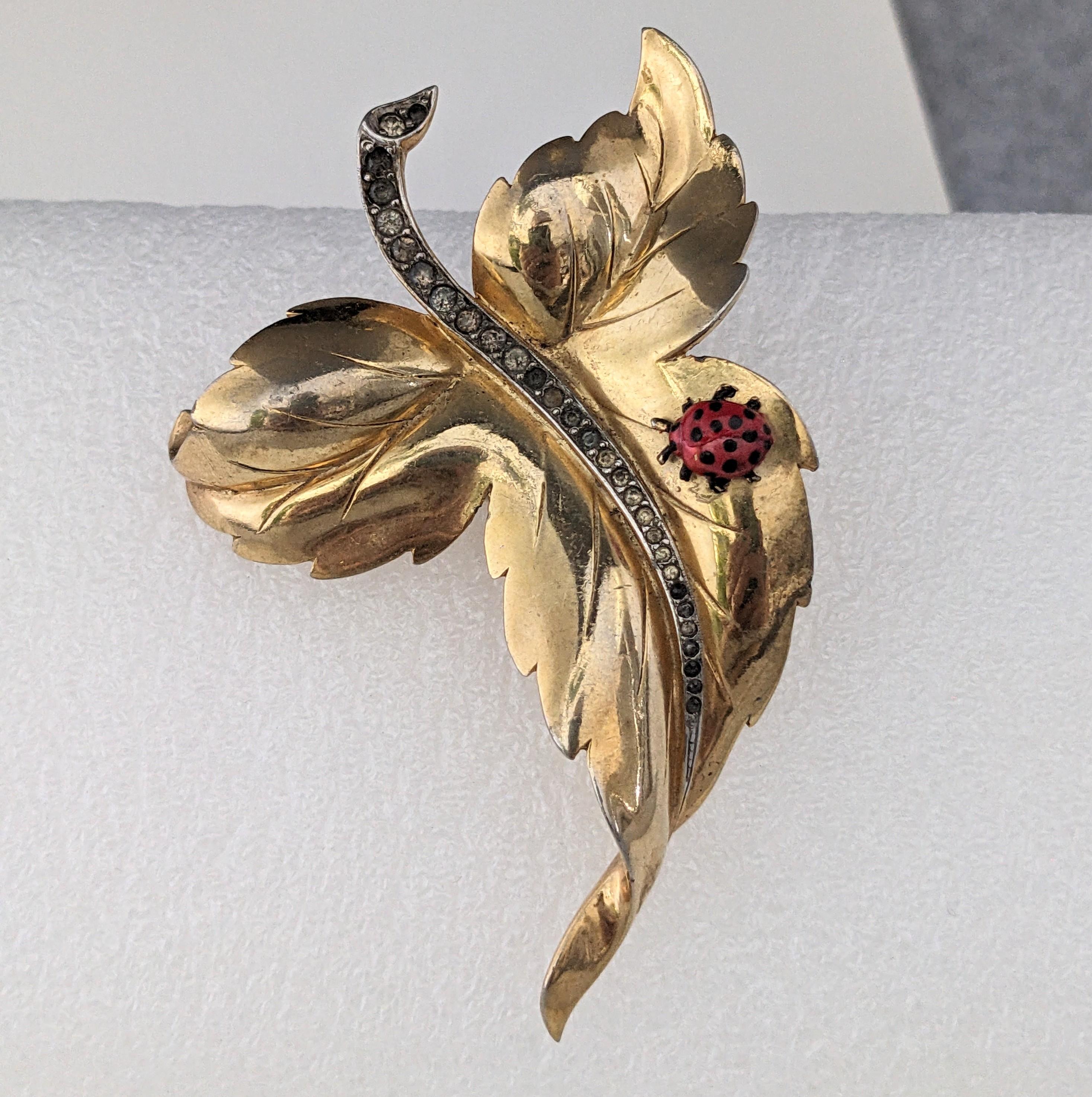 Mazer Retro Leaf Clip with Enamel Butterfly For Sale 2