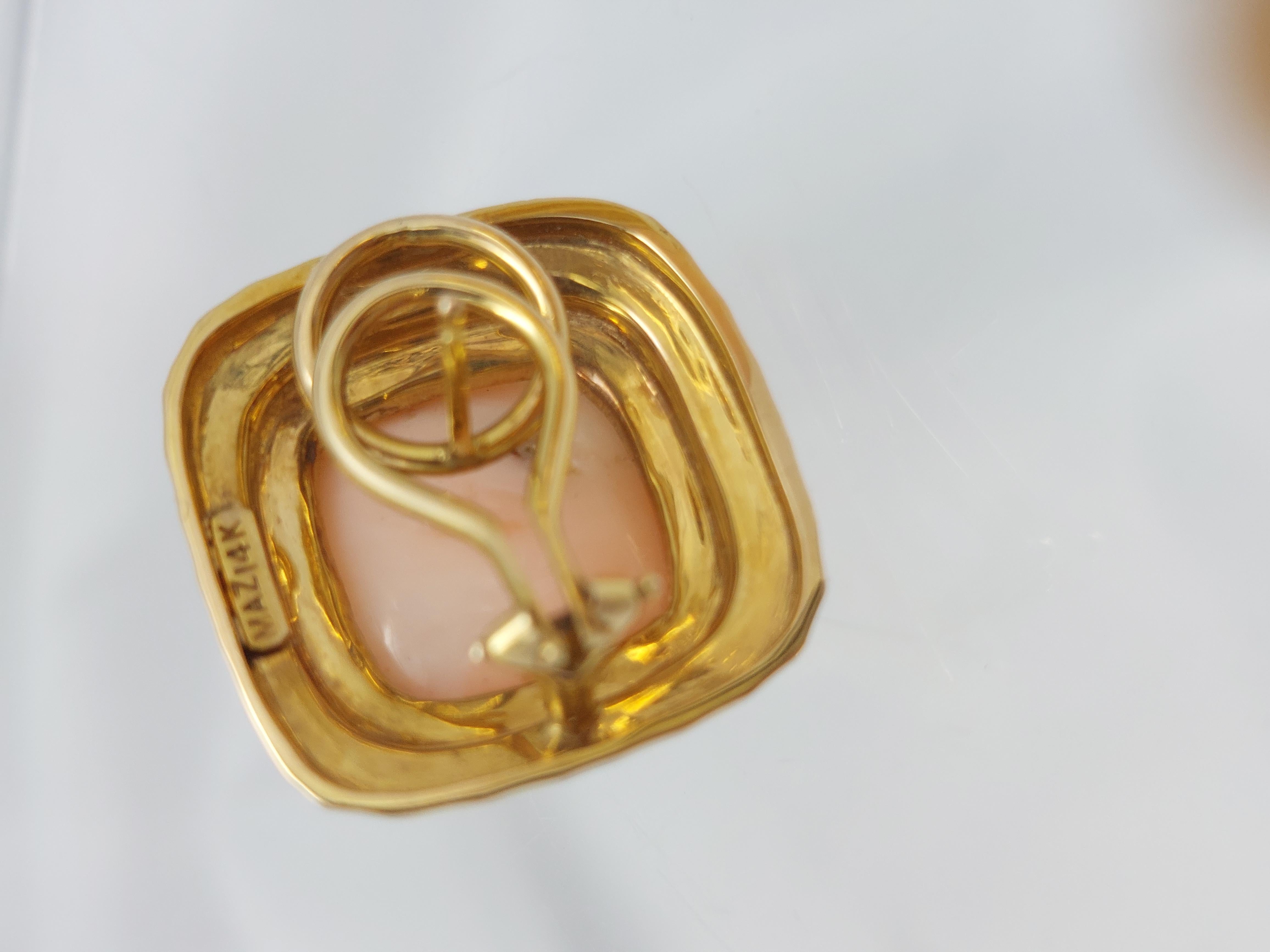 Boucles d'oreilles corail peau d'ange et or jaune 14 carats de Mazza en vente 4