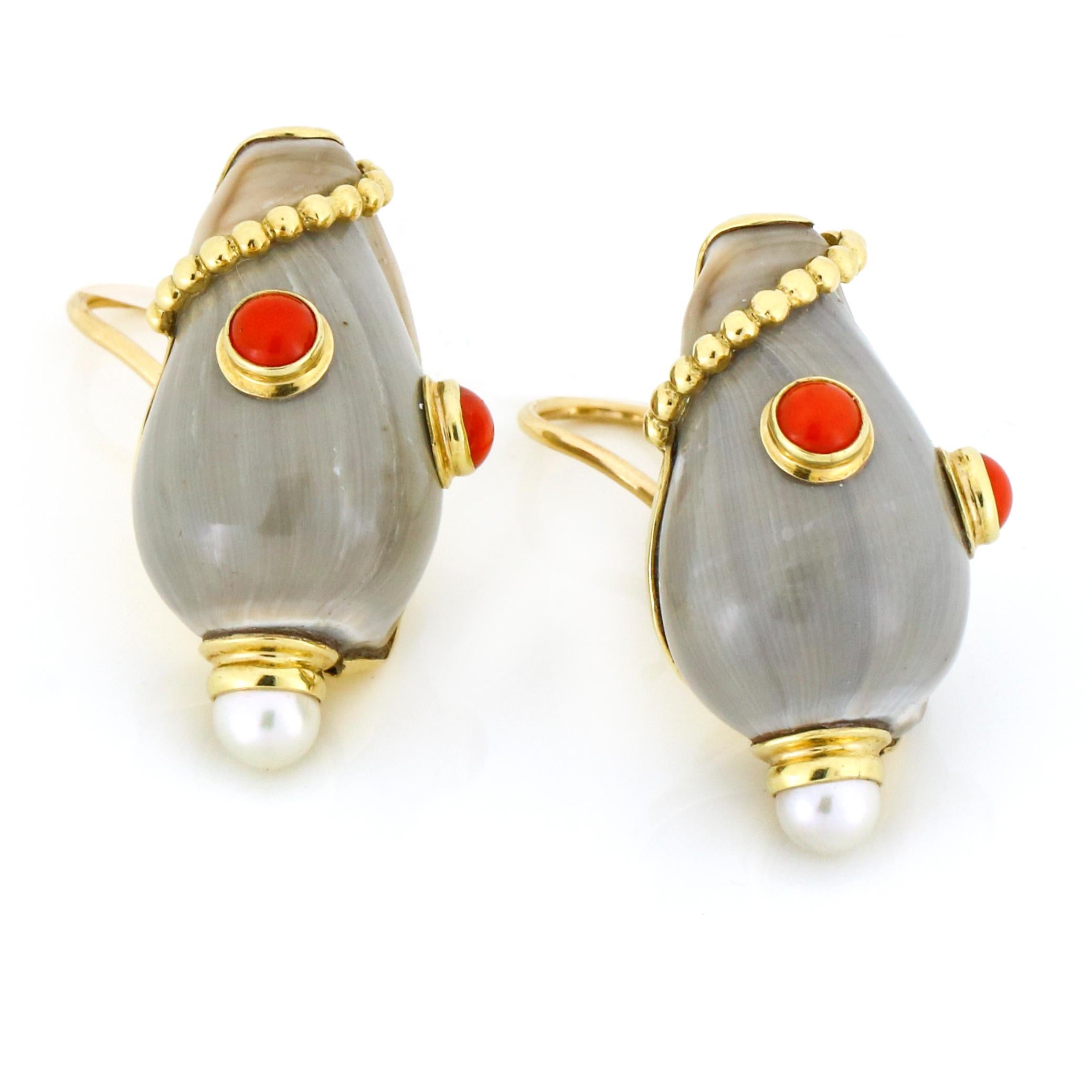 Round Cut Mazza Bartholomew Grey Sea Shell Coral Pearl Clip-On Earrings in 18 Karat Gold For Sale