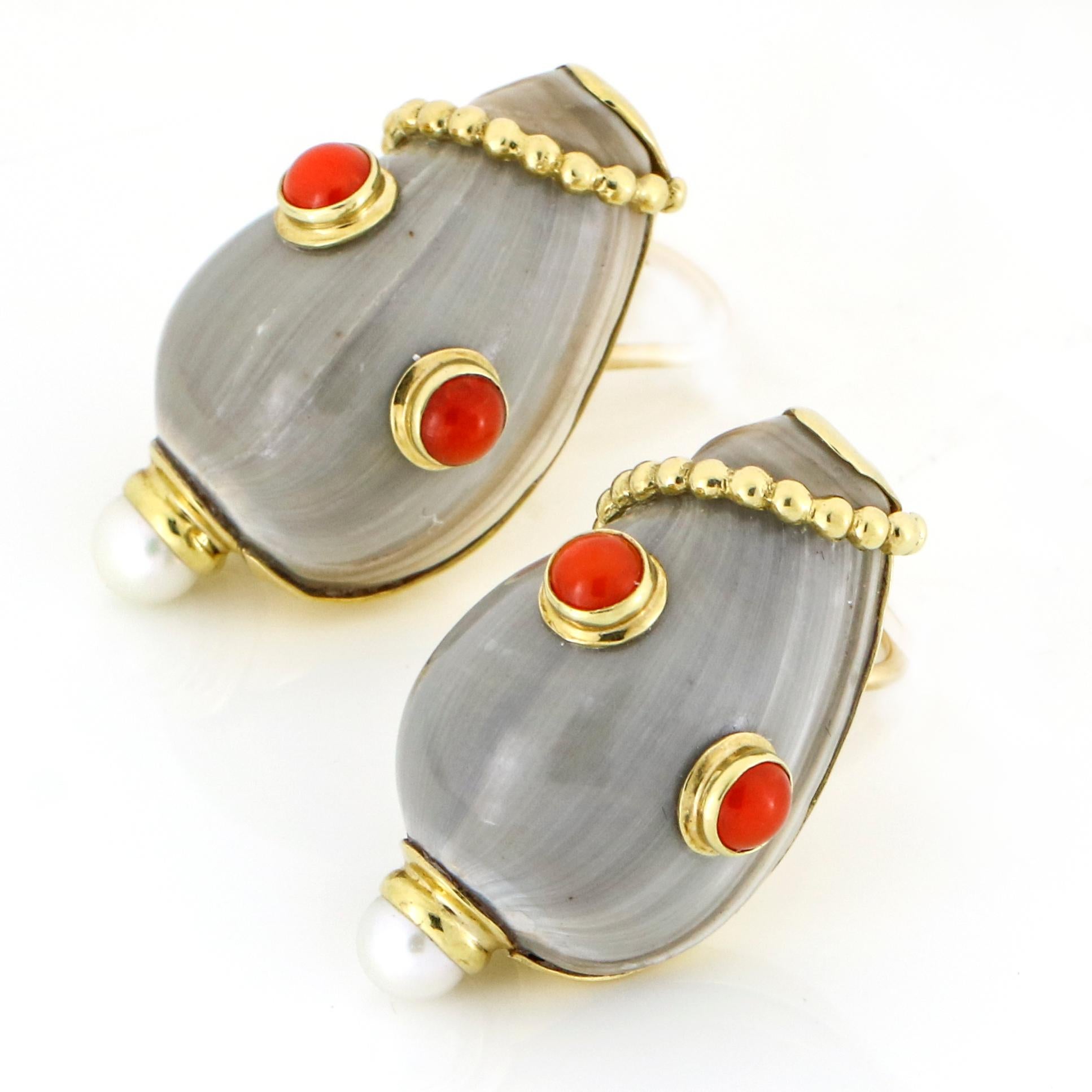 Mazza Bartholomew Grey Sea Shell Coral Pearl Clip-On Earrings in 18 Karat Gold In Excellent Condition For Sale In Fort Lauderdale, FL
