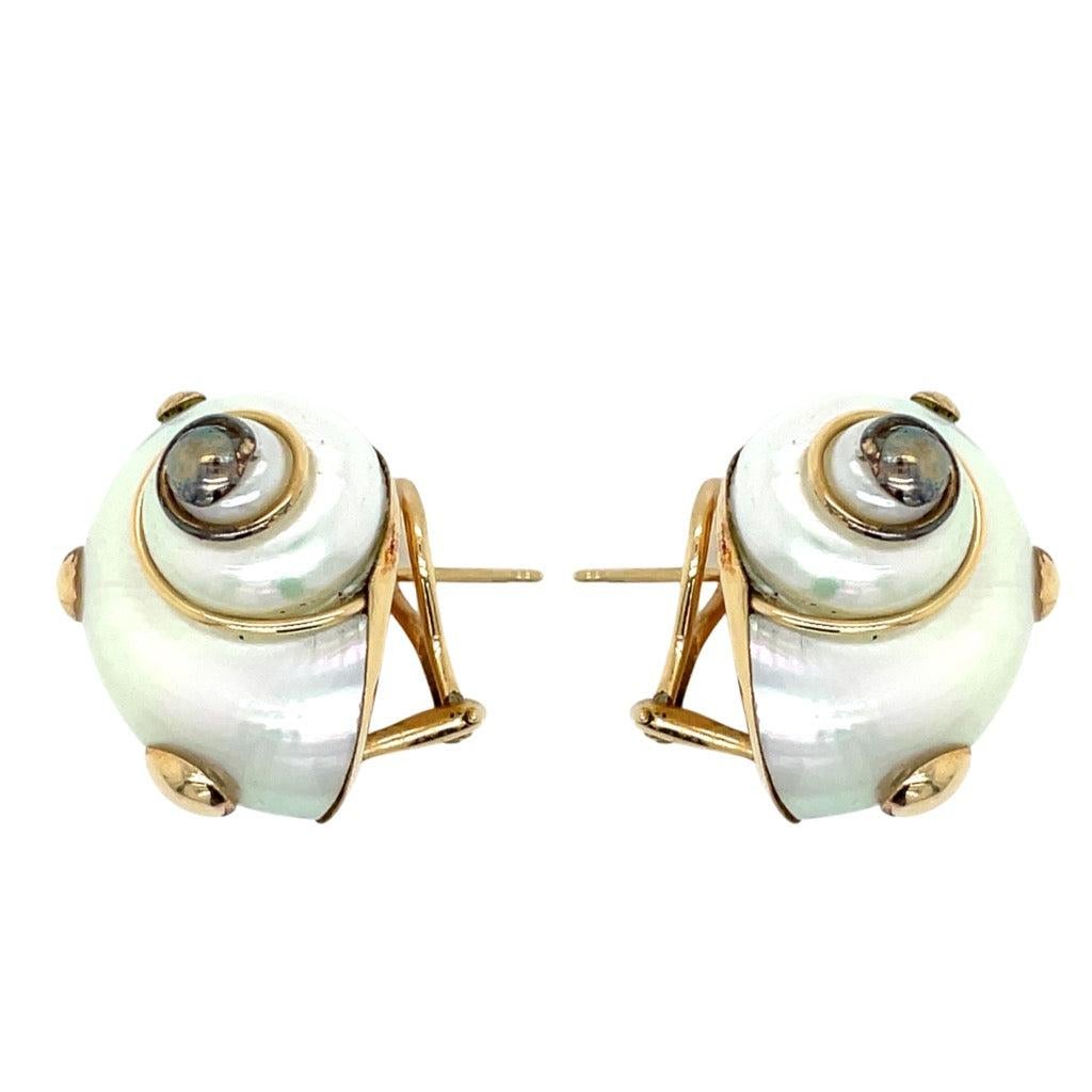 Pendientes Estate, madreperla, oro amarillo de 14 quilates 12,68 g

Tipo de joya : Pendientes
Tipo de metal : Oro amarillo de 14 quilates
Peso del metal : 12.68 gramos
Marca : Estate
Medida : 20mm x 23mm
Piedra central : Tipo de piedra :