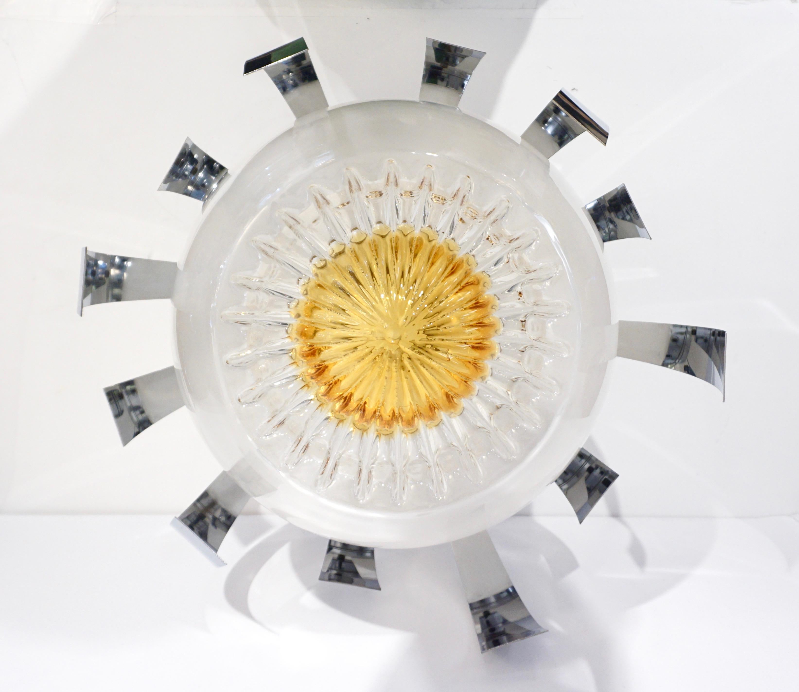 20ième siècle Mazzega 1960s Nickel White & Amber Murano Art Glass Flower Desk / Table Lamp en vente