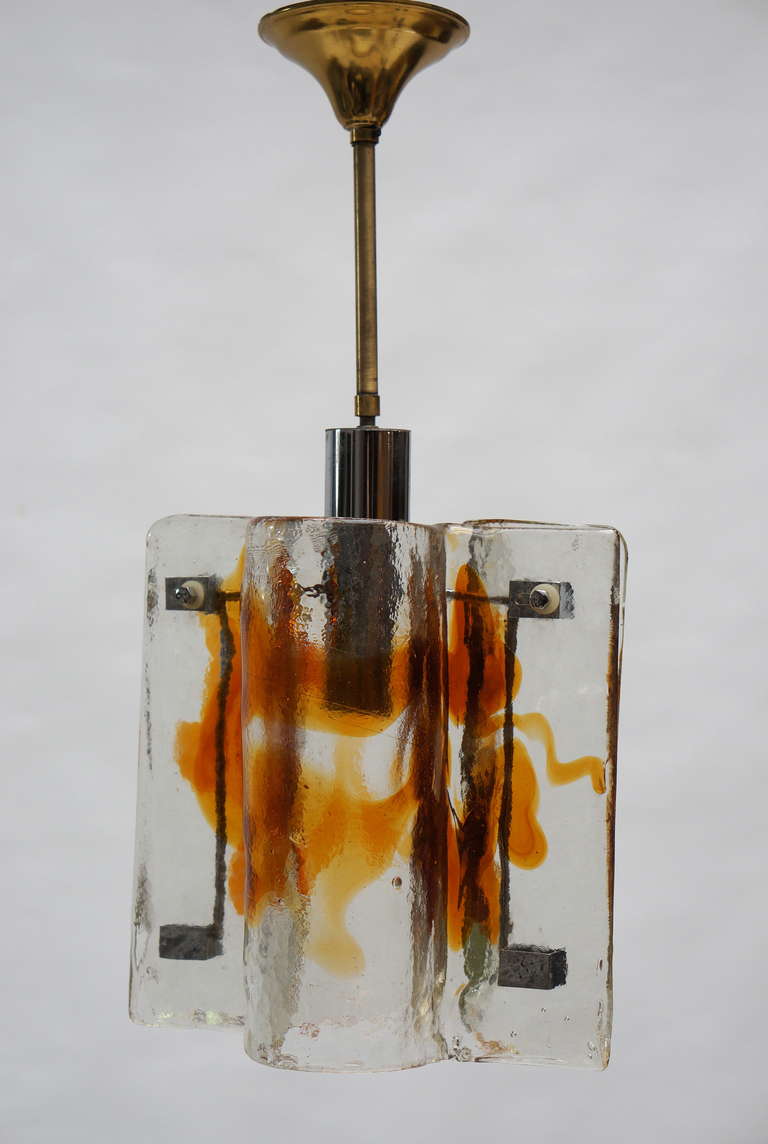 Mazzega-Kronleuchter aus geschwungenem Glas, klar und bernsteinfarben auf Chromrahmen im Zustand „Gut“ im Angebot in Antwerp, BE