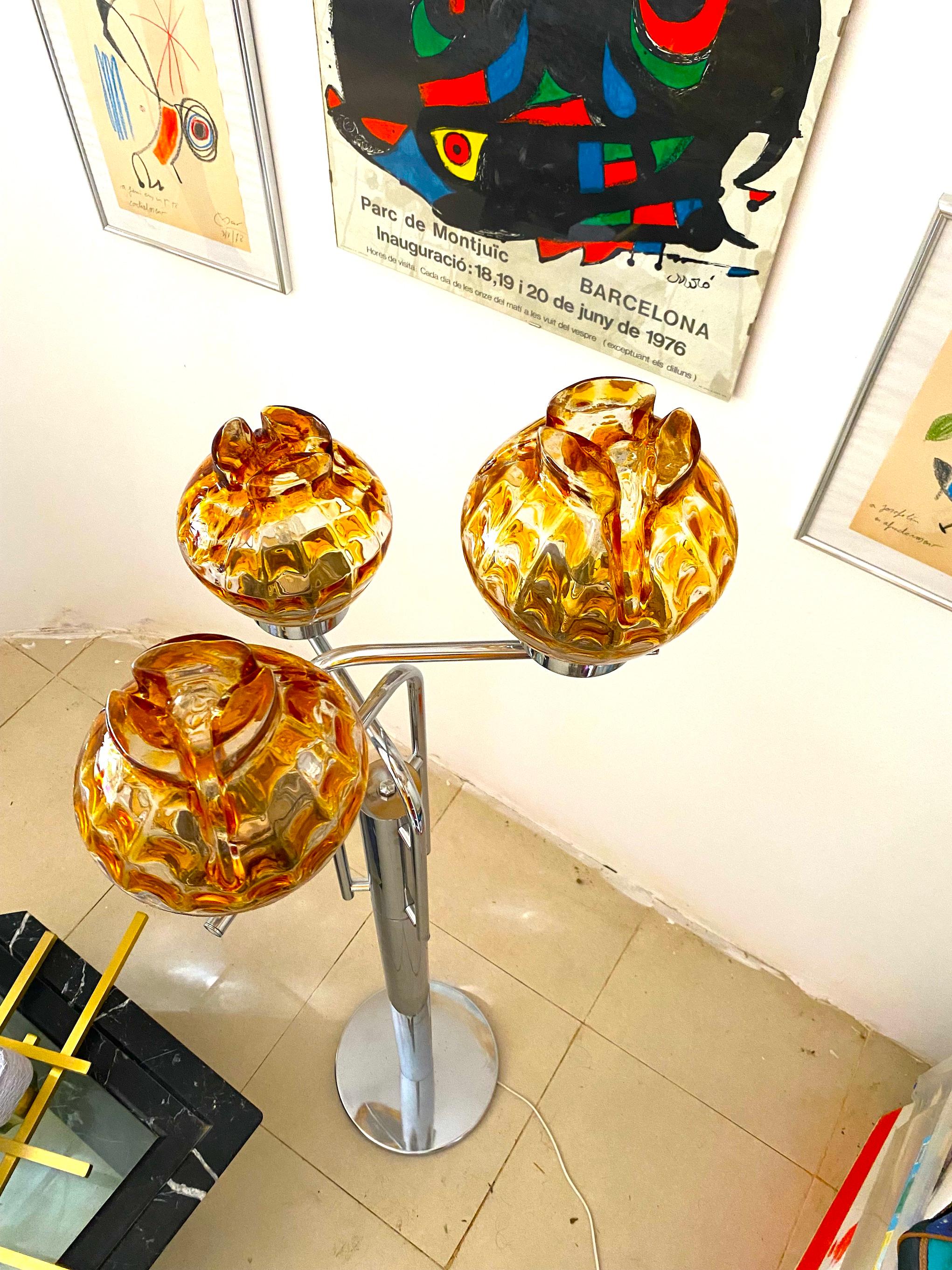 Mazzega Floor Lamp 3 Large Glass Murano Bicolor, Italy, 1970 In Good Condition For Sale In DÉNIA, ES