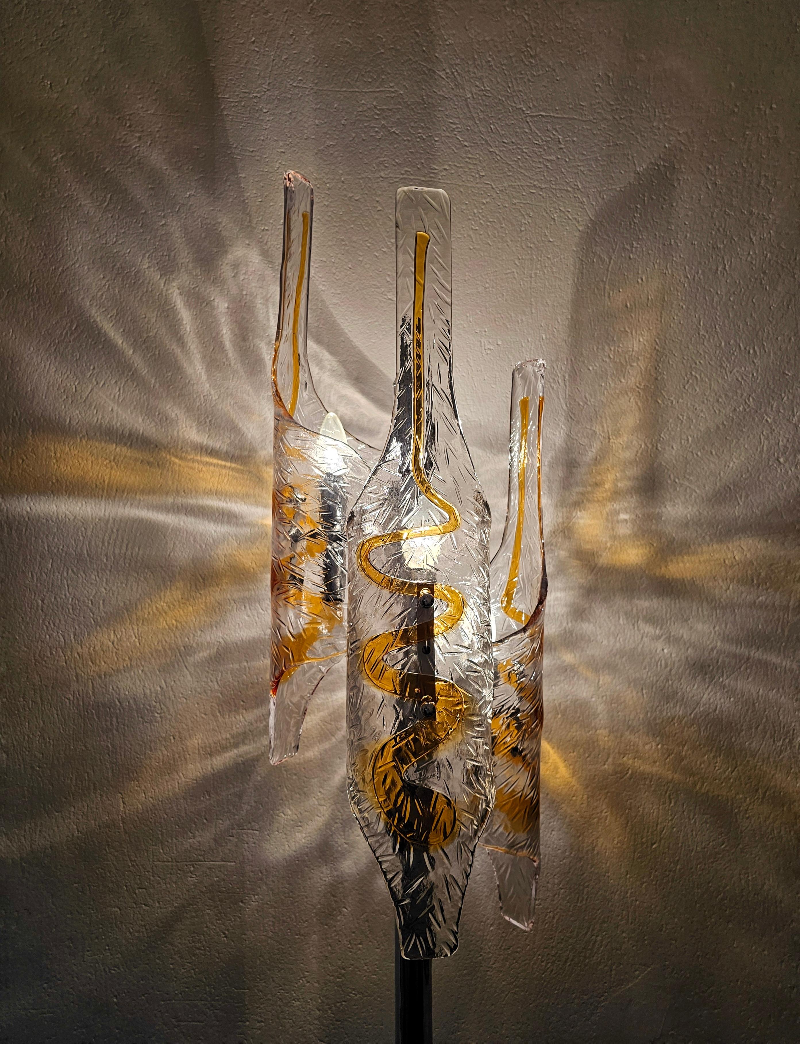 Lampadaire Mazzega de Toni Zuccheri en verre de Murano ambré et transparent, Italie, années 1970 Bon état - En vente à Beograd, RS