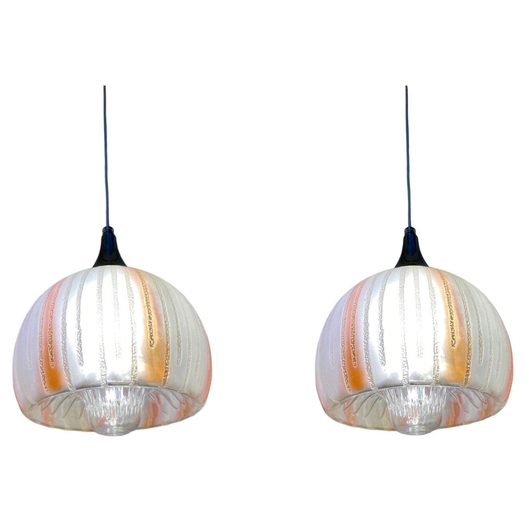 Paire de globes en verre de Murano bicolore de Mazzega, Italie, 1970
