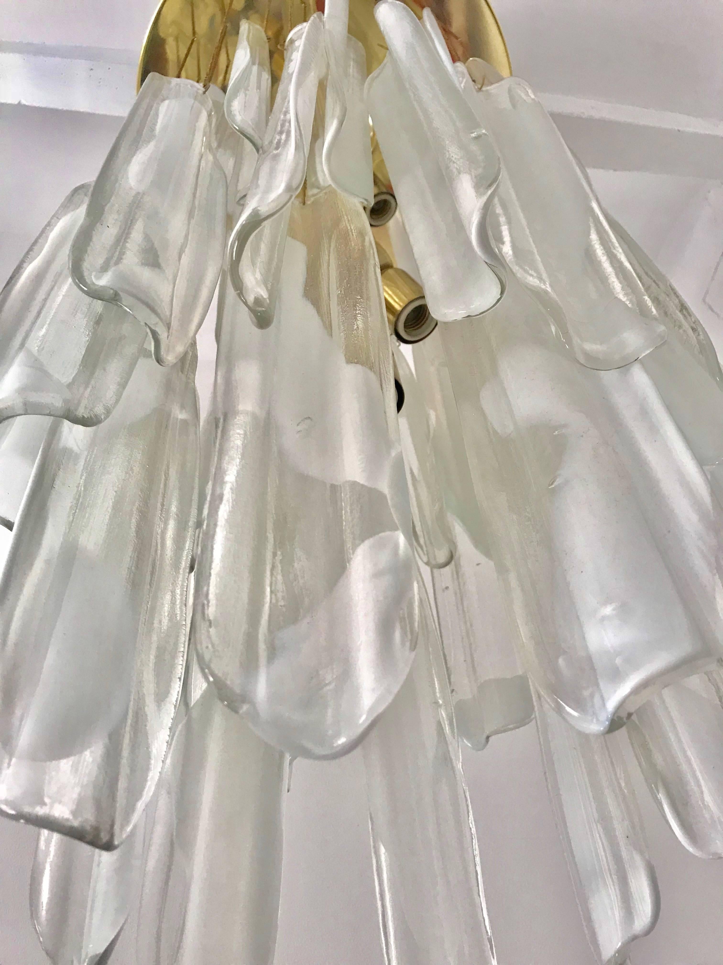 Mazzega mid-century glass Pendant Sculpture murano Cascade, 1960s In Excellent Condition For Sale In Denia, ES