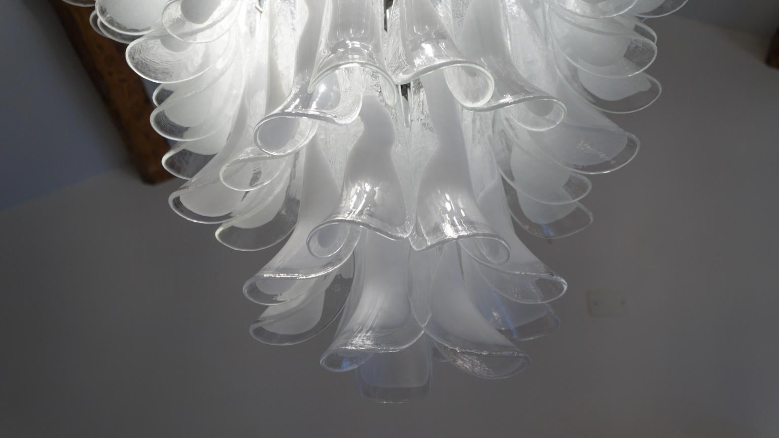 La Murrina Mid-Century Modern White Murano Glass Selle Chandelier, 1988s For Sale 5