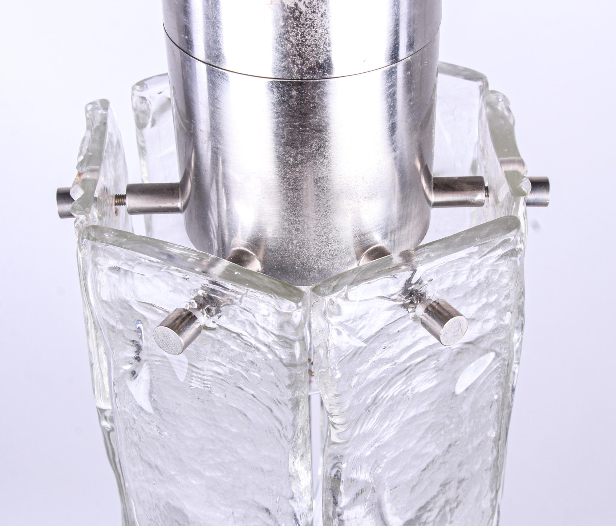 Mazzega Murano-Hängelampe-Kronleuchter aus Eisglas und Chrom, Carlo Nason, Italien, 1960er Jahre im Zustand „Gut“ im Angebot in Niederdorfelden, Hessen