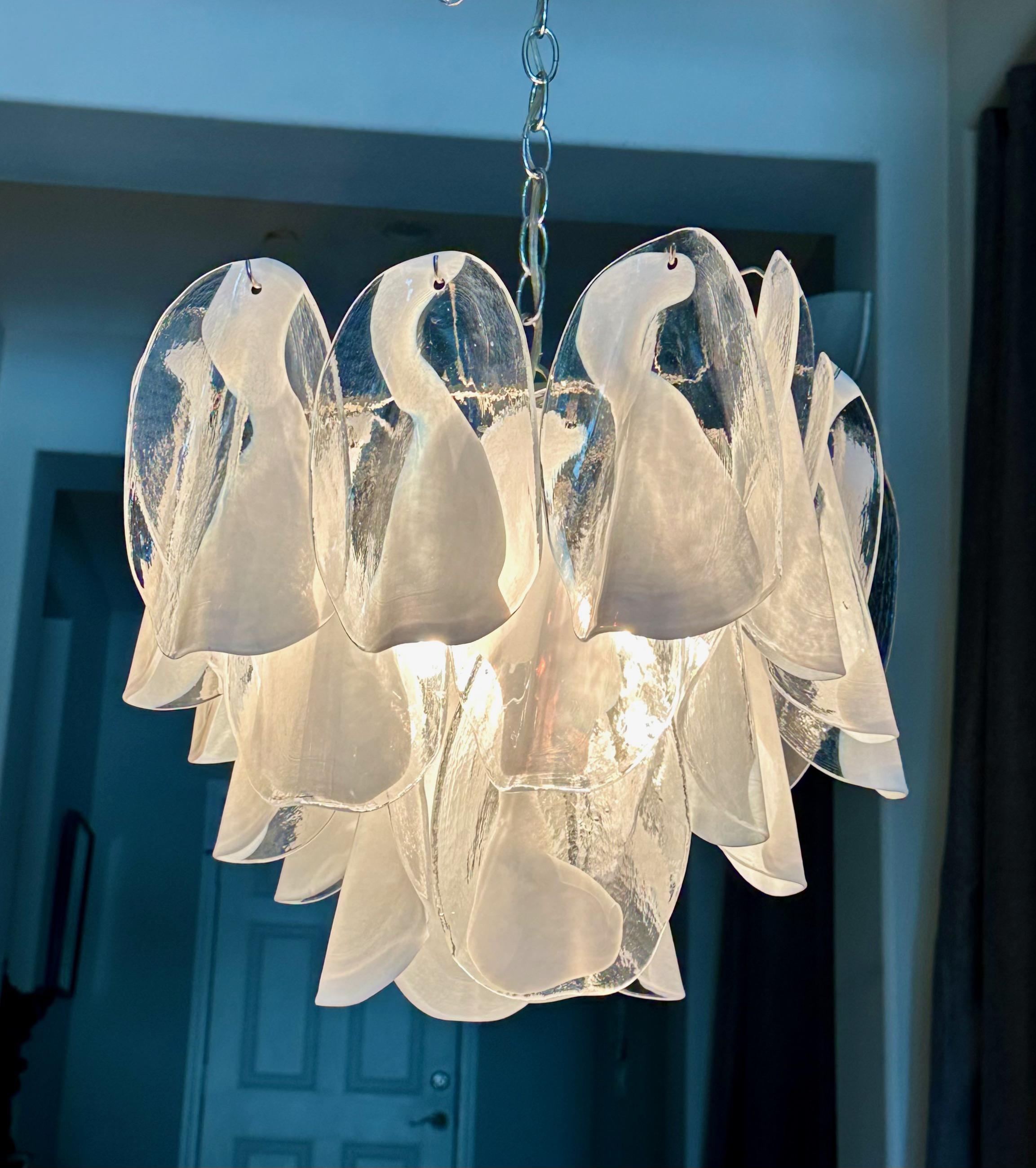 Araña de pétalos blancos transparentes Mazzega Murano en venta 12