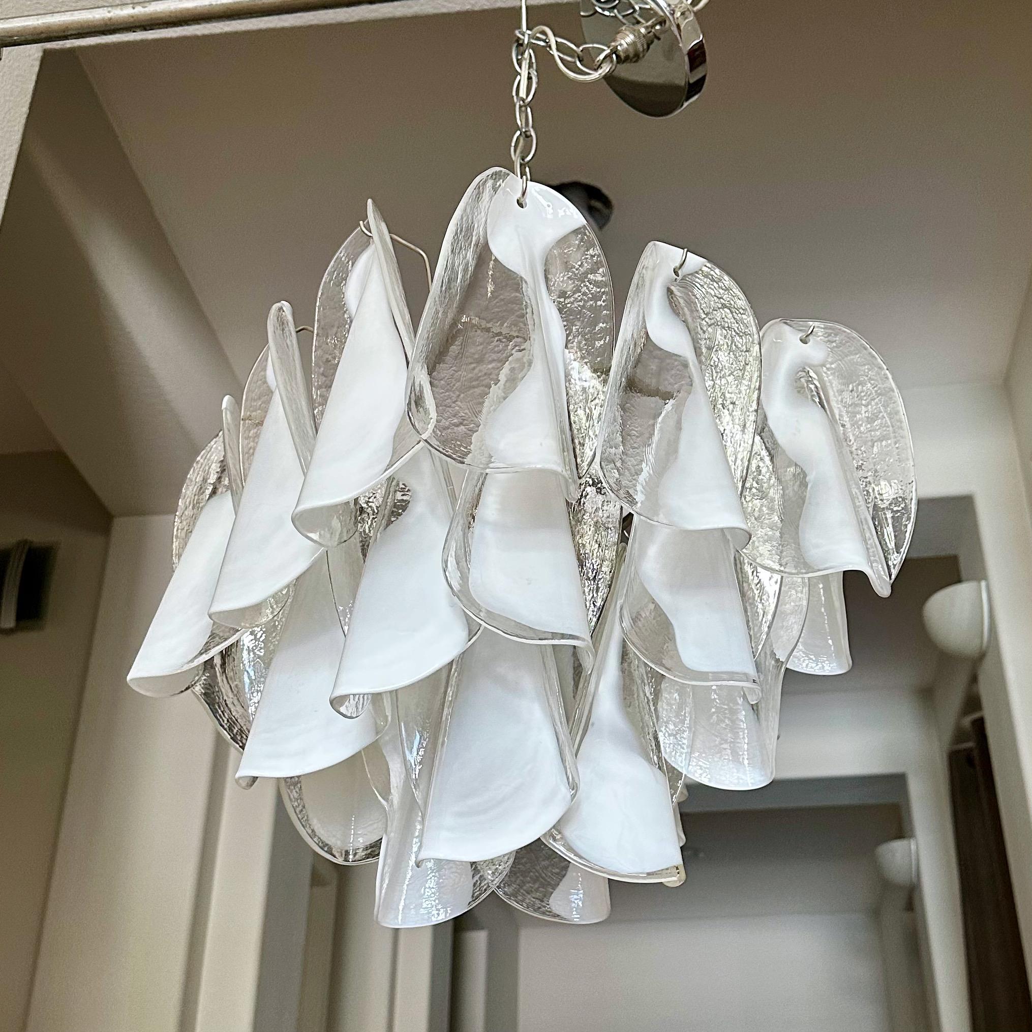 Araña de pétalos blancos transparentes Mazzega Murano en venta 14