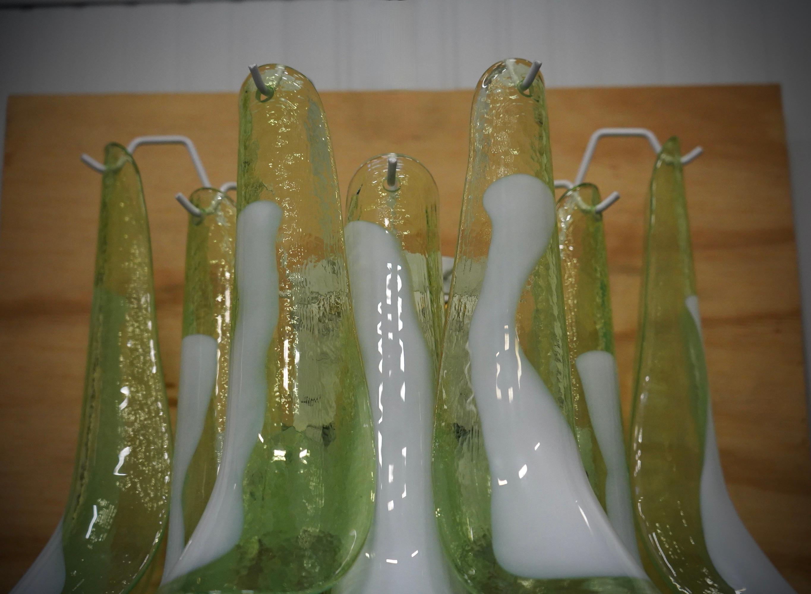 Mazzega Murano Green and White Art Glass Midcentury Wall Lights Sconces, 1990 In Good Condition For Sale In Rome, IT