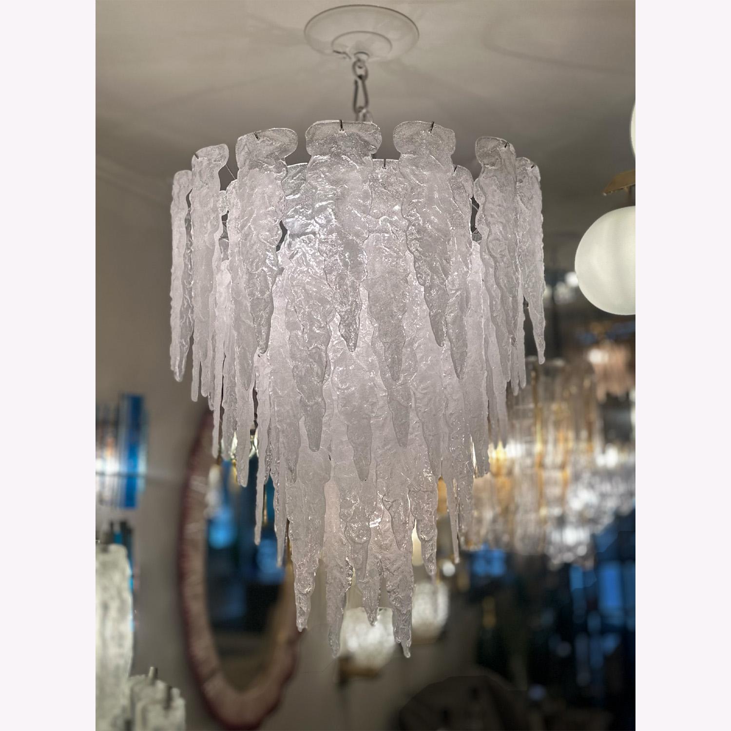 Lampadario a stalattiti in vetro di Mazzega Murano 1970s In condizioni buone in vendita a New York, NY