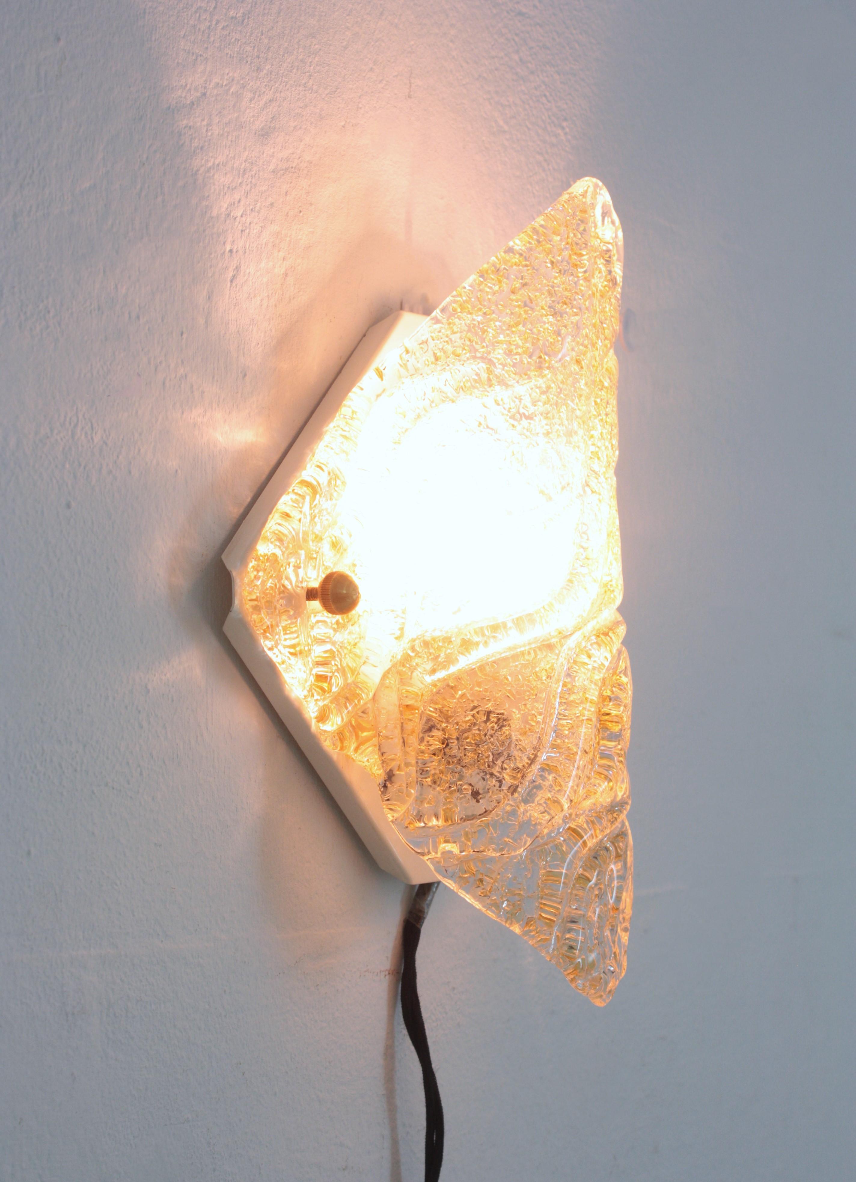 Mazzega Murano Rhombus Wall Light in Textured Clear Glass and Gold Flecks For Sale 5