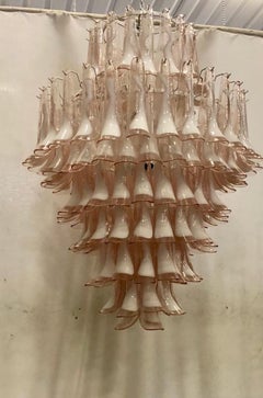 Araña redonda Mazzega Murano de color rosa y blanco de mediados de siglo, 2000